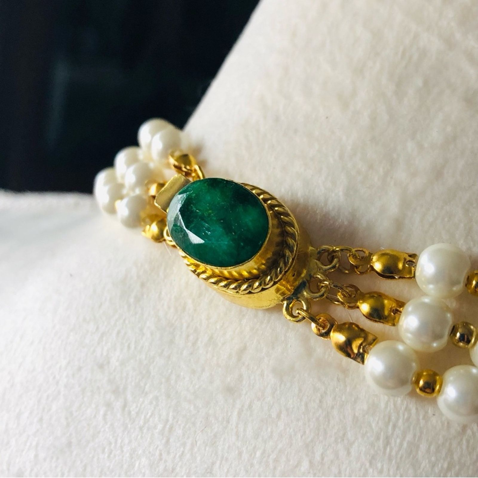 Handmade Handcrafted cream Pearl genuine emerald necklace Size ONE SIZE - 7 Thumbnail