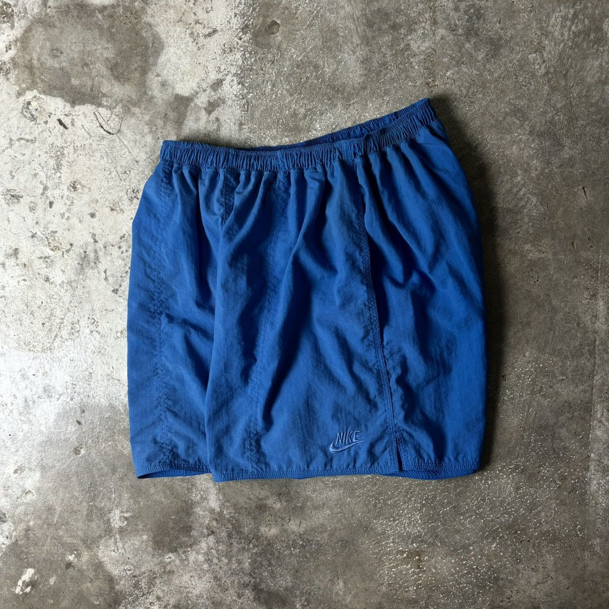 Nike × Vintage VINTAGE NIKE NYLON SHORTS Size US 32 / EU 48 - 1 Thumbnail