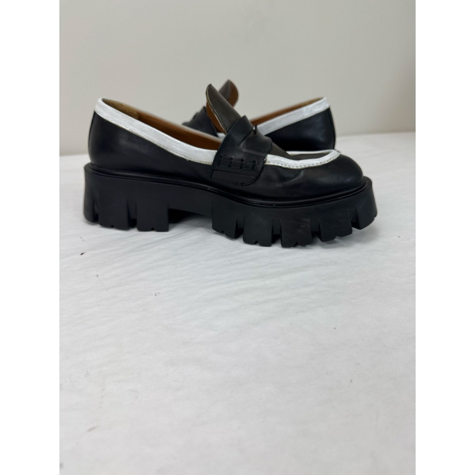 Other Akaada Mikki Black Brown Chunky Loafers Italy Leather Lug 41 Size US 10 / IT 40 - 3 Thumbnail