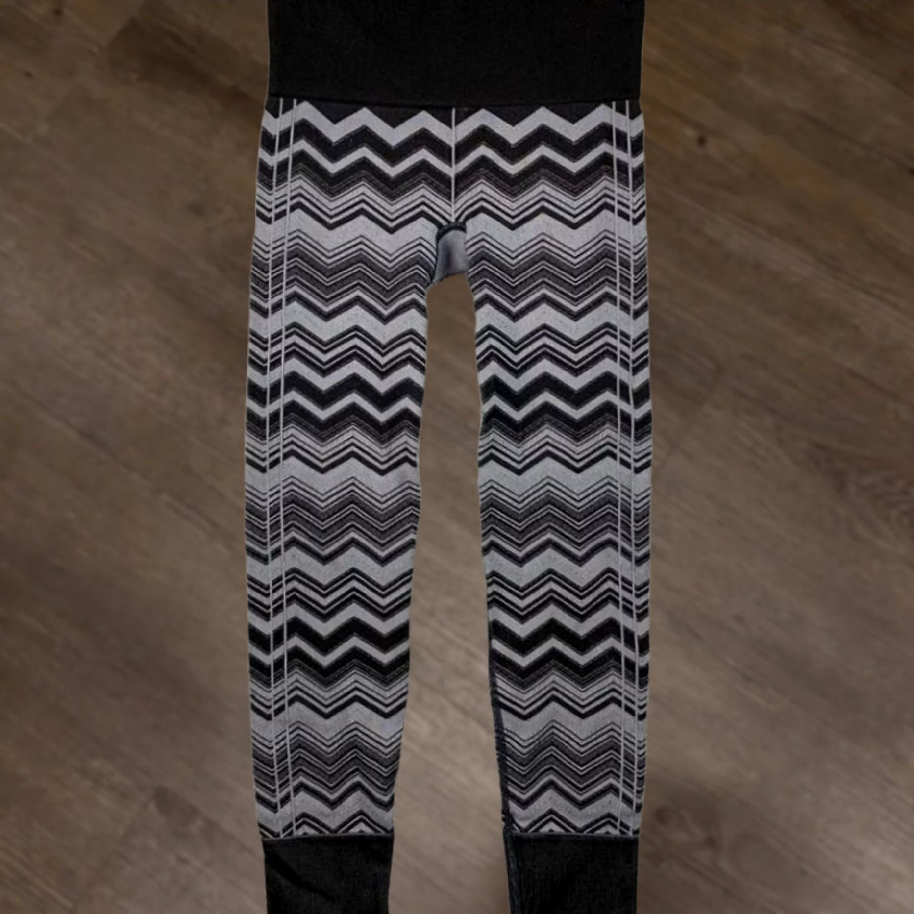 Lululemon Lululemon Leggings Womens 4 Black Grey Workout Yoga Activewear Cropped Stretch Size 27" / US 4 / IT 40 - 1 Thumbnail