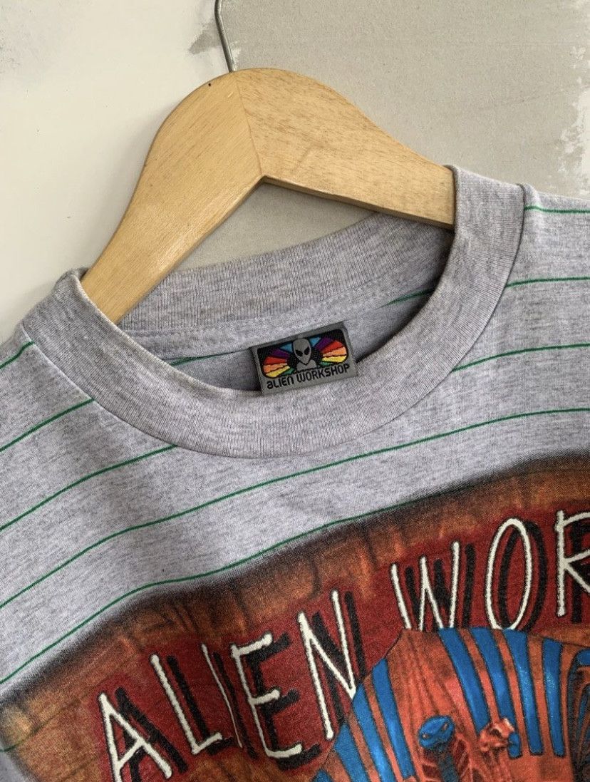 Alien Workshop Vintage Alien Workshop tees AOP Size US L / EU 52-54 / 3 - 6 Thumbnail