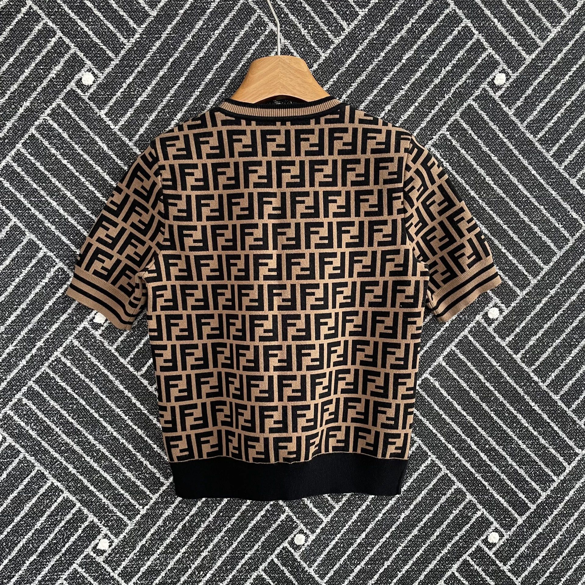 Fendi FENDI FF Logo All Over SS Knit Top W Brown 38 99N Size XS / US 0-2 / IT 36-38 - 2 Thumbnail