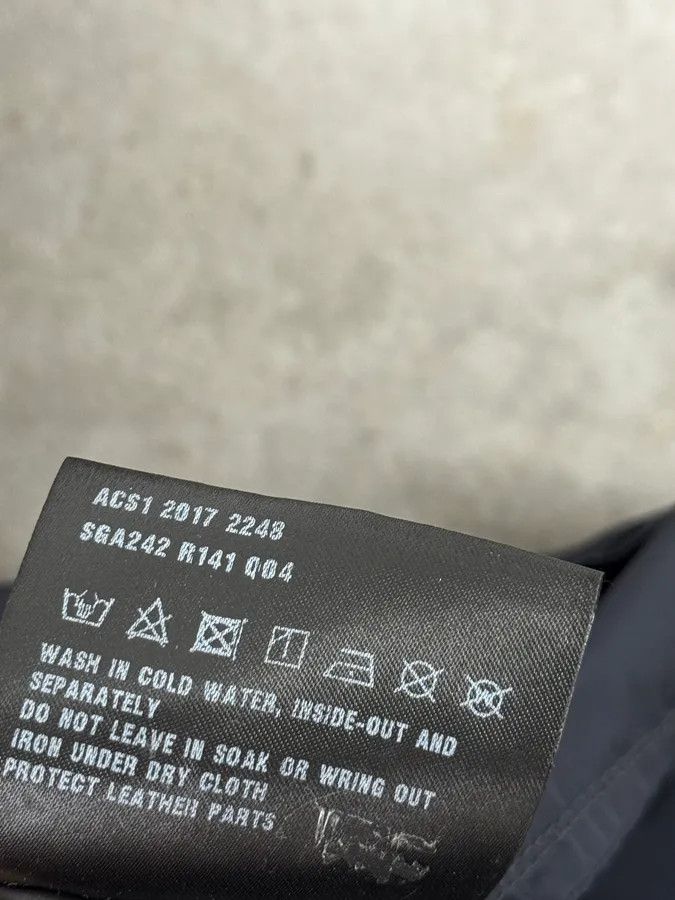 Prada SS2017 Prada Navy Logo Shoulder Patch Windbreaker Jacket Size US M / EU 48-50 / 2 - 17 Thumbnail
