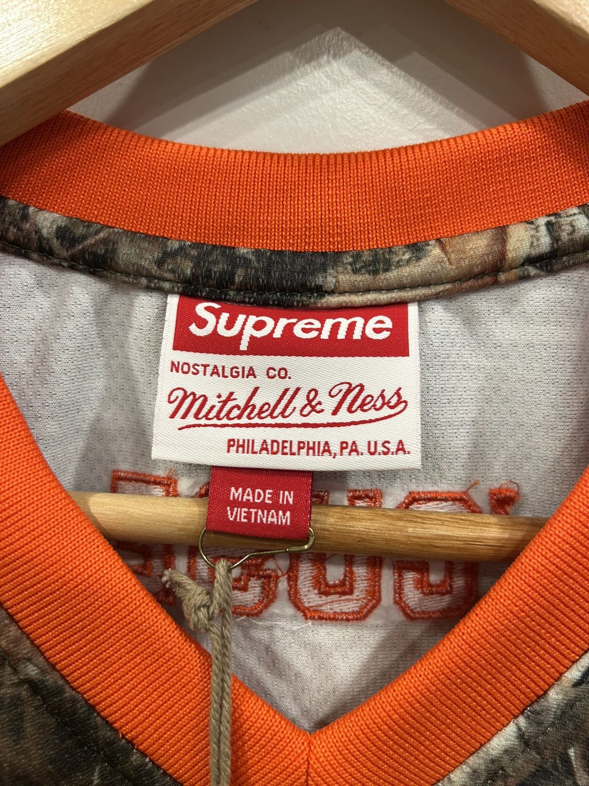 Supreme Supreme FW24 Mitchell & Ness NCAA Syracuse Hockey Jersey S Size US S / EU 44-46 / 1 - 3 Thumbnail