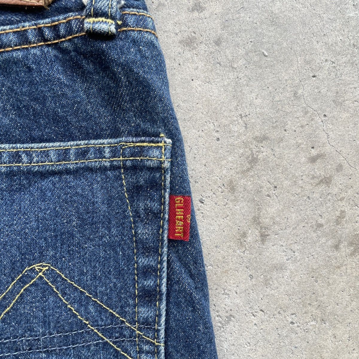 Japanese Brand × Jean Vintage Japan Gl Heart Fly Button Jeans Denim Pants W27 Size US 27 - 9 Thumbnail