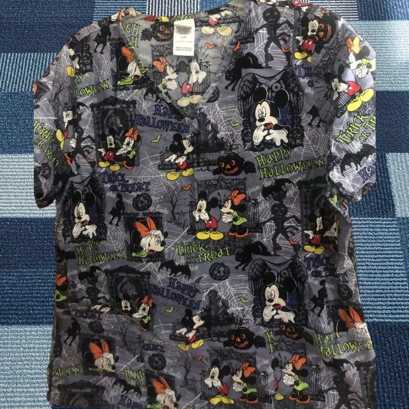 Disney Disney Scrub Top V-Neck Grey Mickey Minnie Halloween Trick Or Treat Sz L Large Ladies Women Size US L / EU 52-54 / 3 - 1 Thumbnail