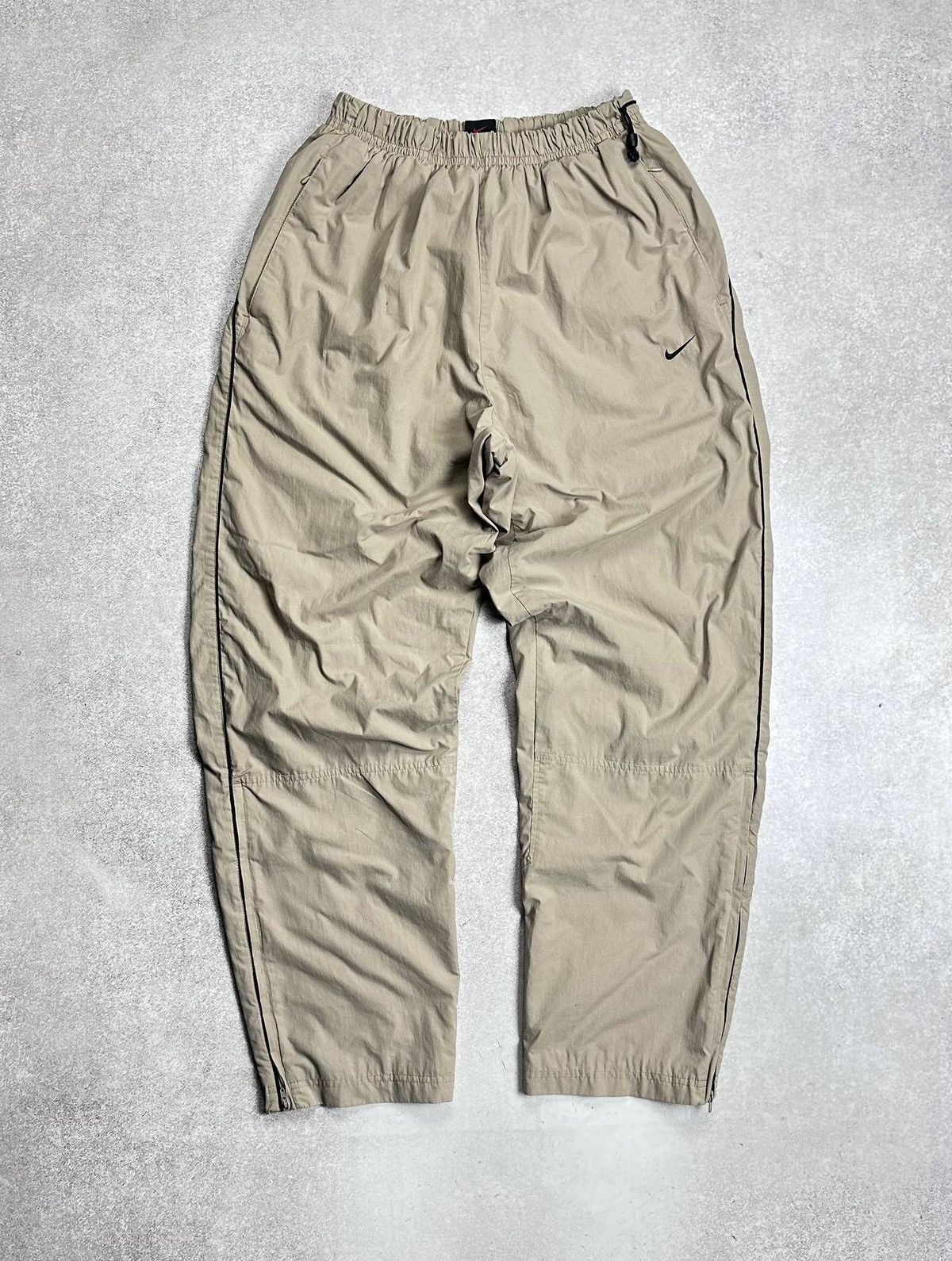 Nike × Skepta Vintage 90s Nike Beige Swoosh Nylon Tracksuit L Size US L / EU 52-54 / 3 - 5 Thumbnail