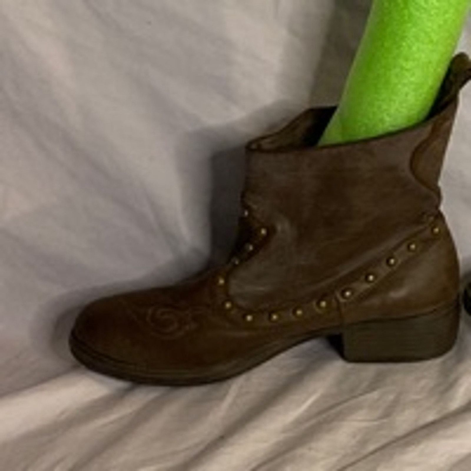 Other Boho Western Festival Brown Leather Studded Ankle Boots Size US 7 / IT 37 - 2 Thumbnail
