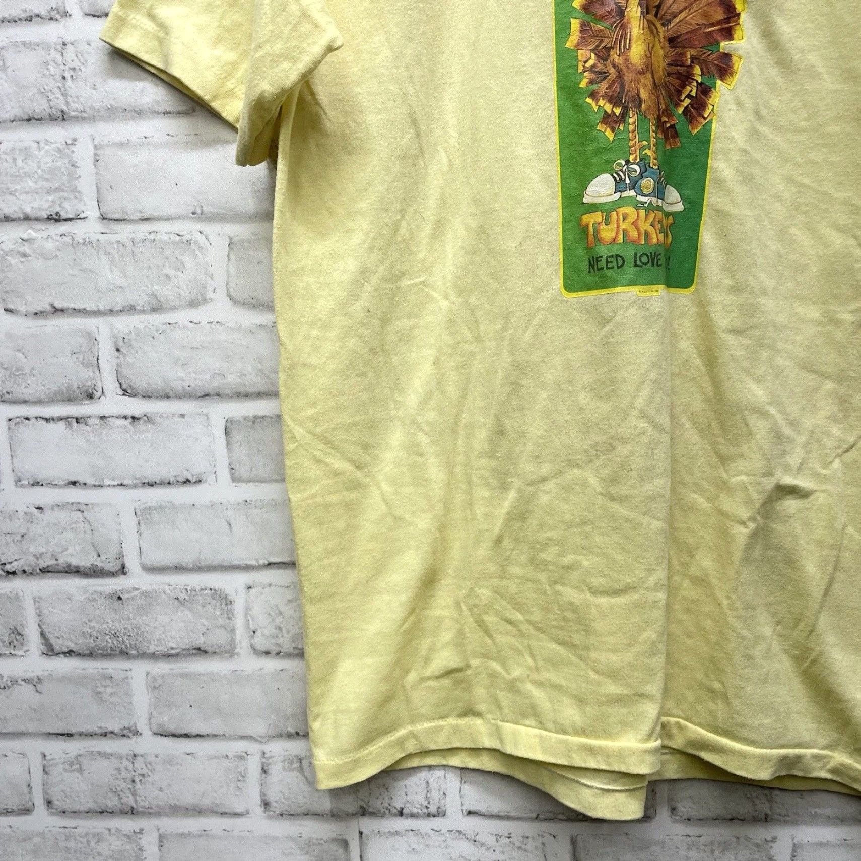 Vintage VINTAGE Gulf Coast Sportswear TURKEY Graphic T-Shirt Mens Size L Yellow USA SINGLE STITCH Size US L / EU 52-54 / 3 - 3 Thumbnail