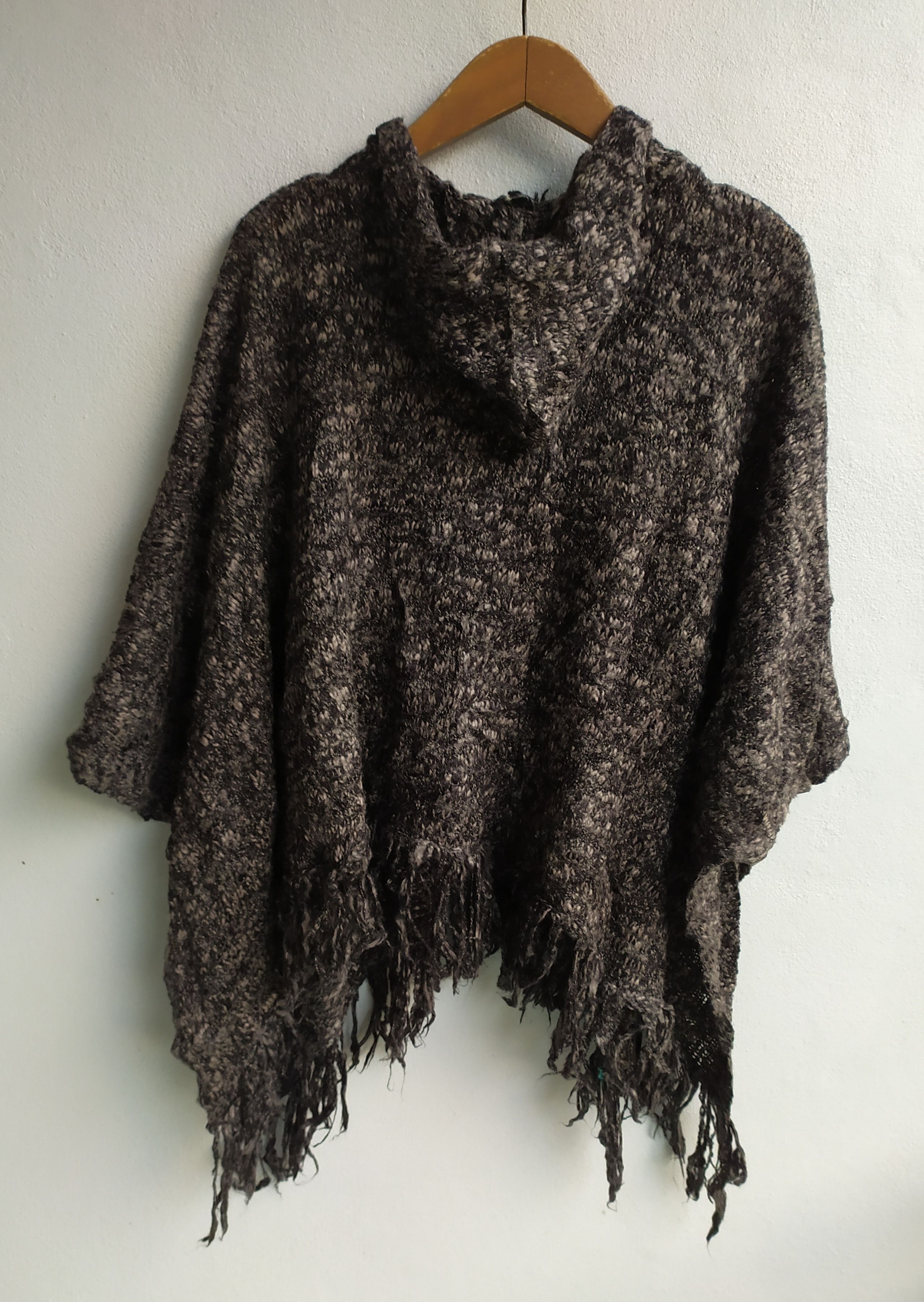 Aran Isles Knitwear × Beauty Beast × Japanese Brand Sorridere Knitted Hooded Poncho Capes Size US M / EU 48-50 / 2 - 2 Thumbnail