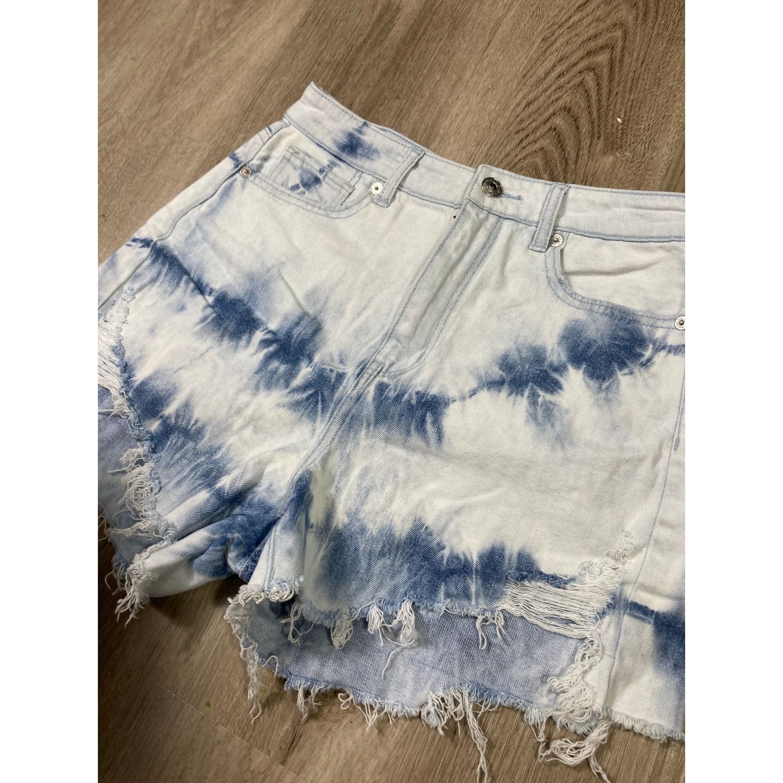 American Eagle Outfitters American Eagle Women's Tie Dye Denim Shorts Shortie 4 Size 27" / US 4 / IT 40 - 4 Thumbnail