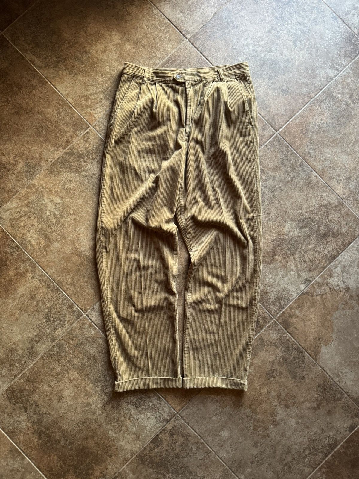 Eddie Bauer × Vintage Vintage 90’s Eddie Bauer Corduroy Pleated Cuffed Brown Pants Size US 34 / EU 50 - 1 Thumbnail