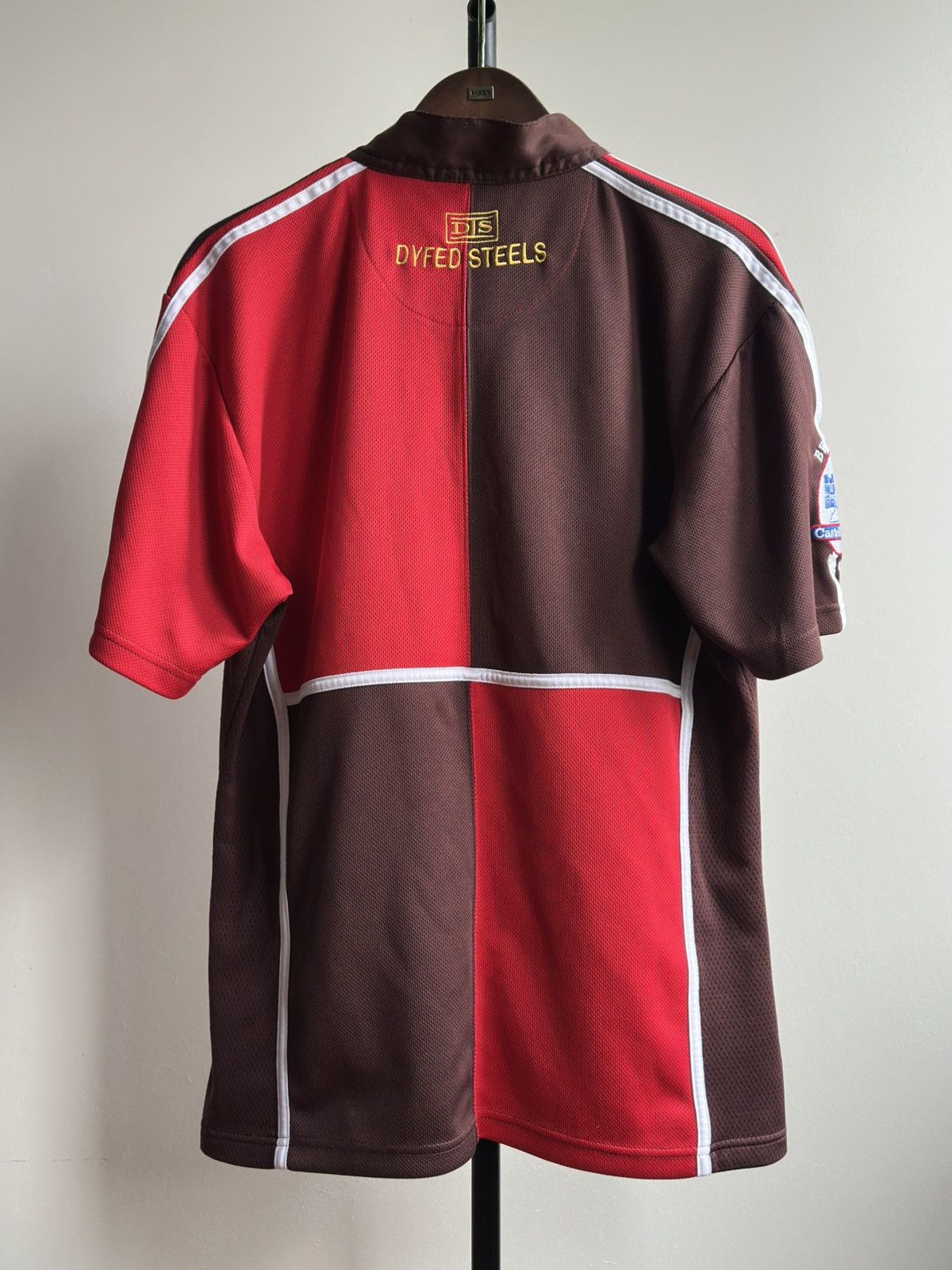 Vintage Vintage KooGa Llanelli Scarlets Stradey Park Rugby Jersey Size US L / EU 52-54 / 3 - 3 Thumbnail