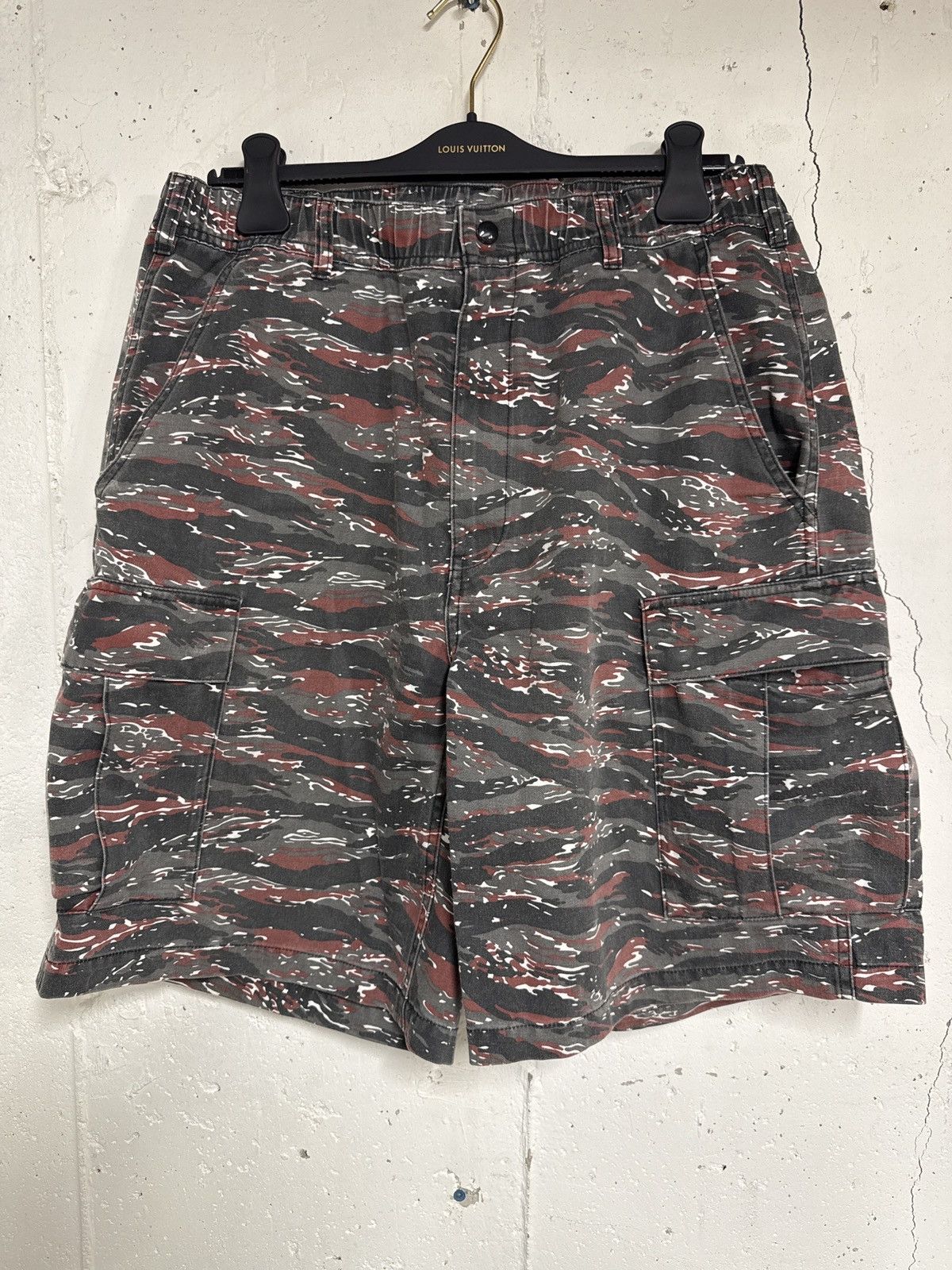 Supreme Supreme Cargo Shorts Red Tiger Camo Large | Grailed