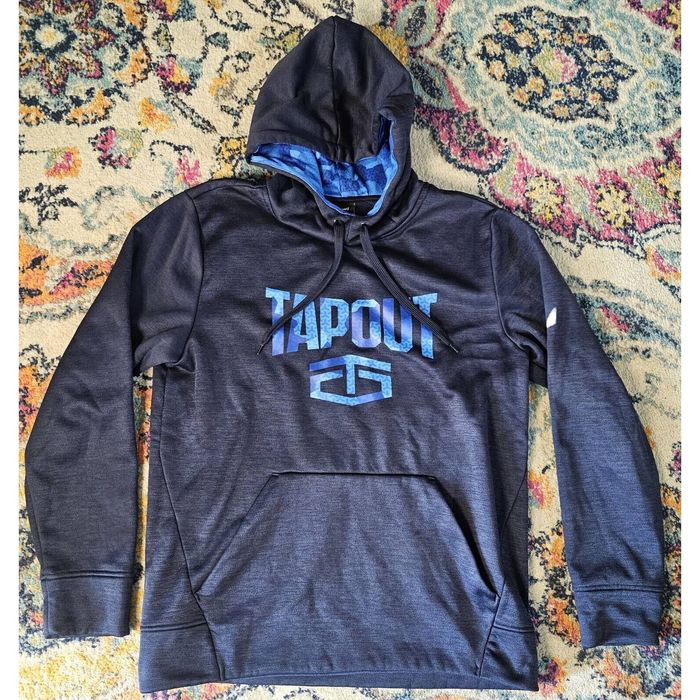 Tapout large hotsell logo hoodie mens