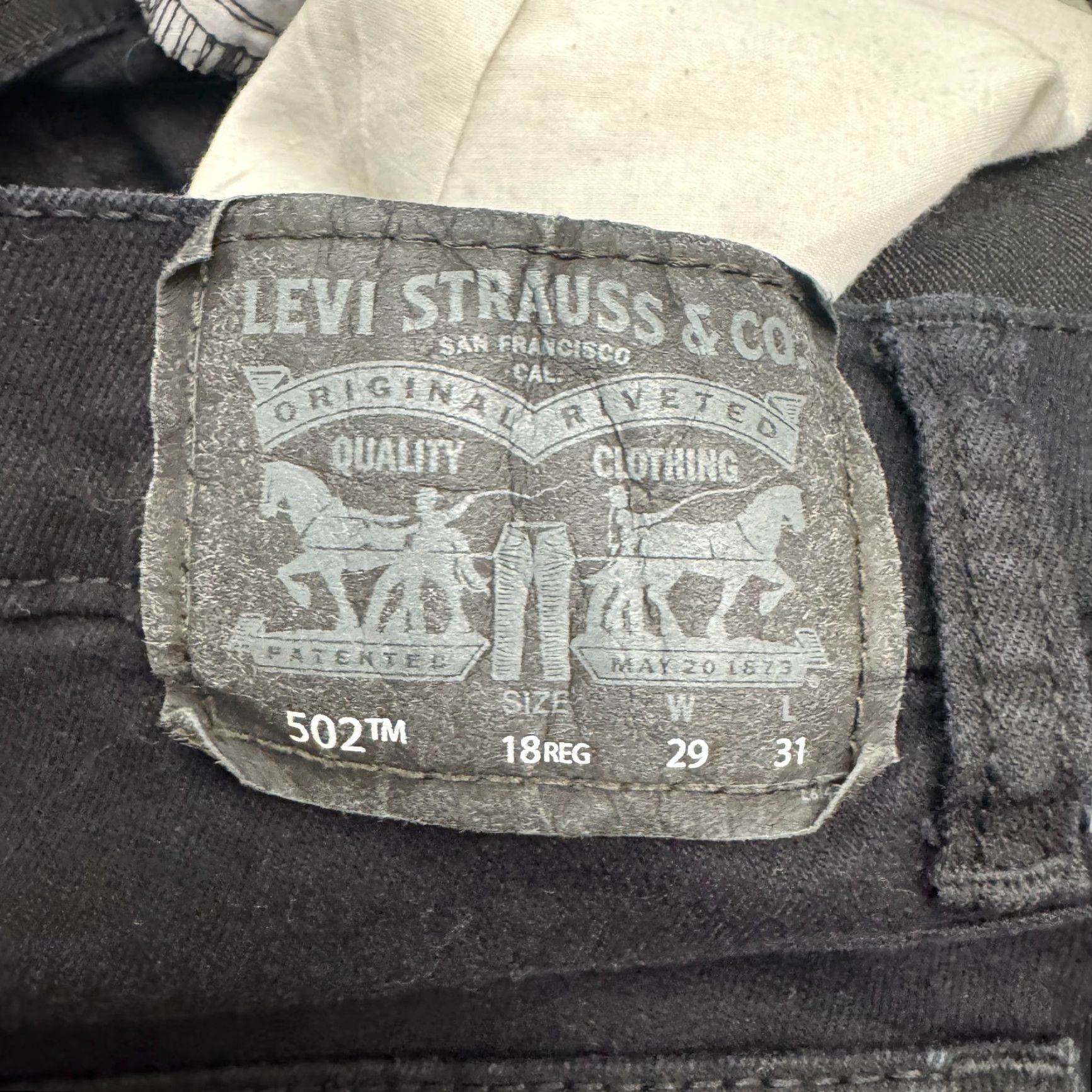Levi's Levi's 502 Denim Jeans Women's Regular Taper 30x30 Black Dark Wash Mid Rise 18 Women's Jeans Size 40" / US 18 - 5 Thumbnail