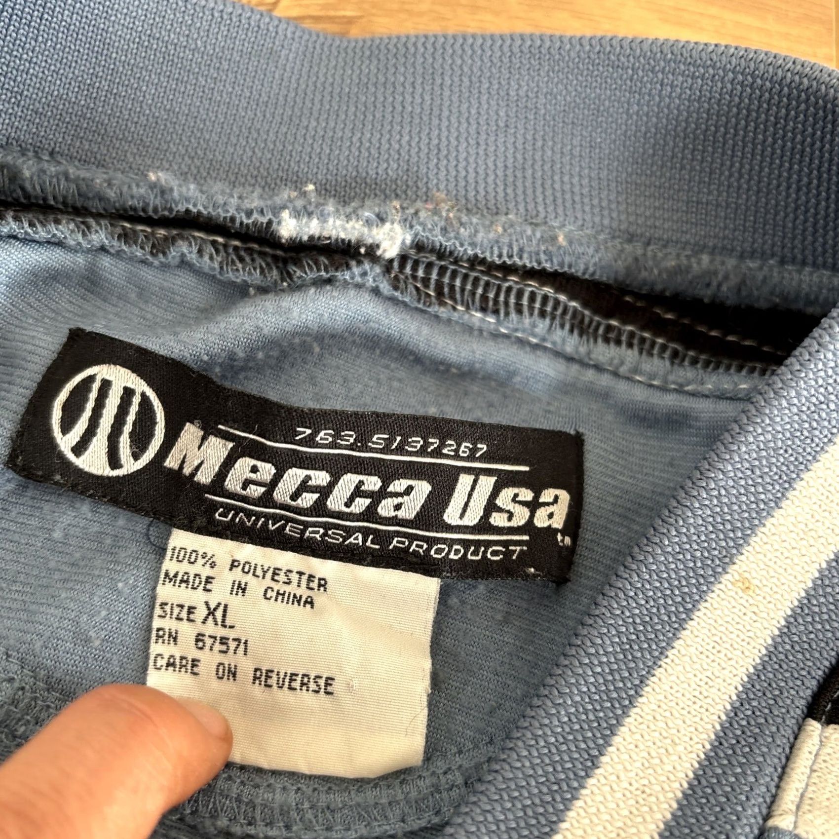 Vintage VINTAGE Mecca USA Jersey Shirt Men XL Black Blue V-Neck Short Sleeve 1990s USA Theme Shirt Mens XL Blue V Neck Short Sleeve Size US XL / EU 56 / 4 - 4 Thumbnail