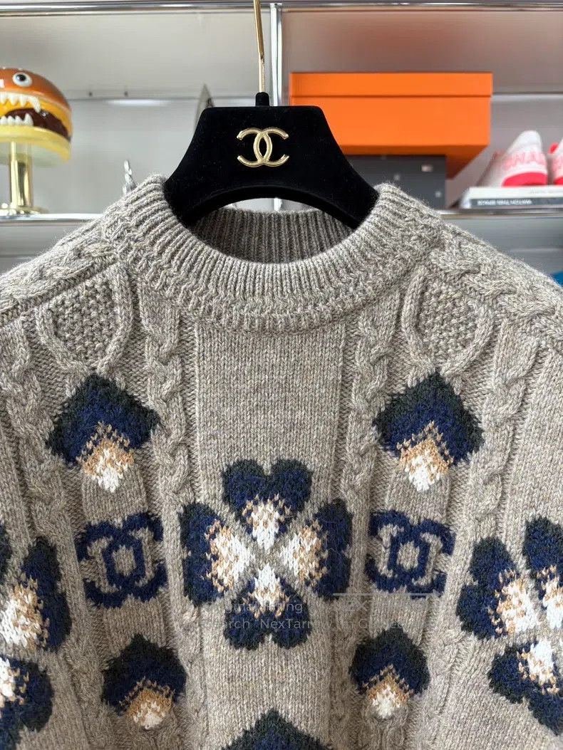Chanel Chanel Ski series clover cashmere sweater Size XXS / US 00 / IT 34 - 2 Thumbnail