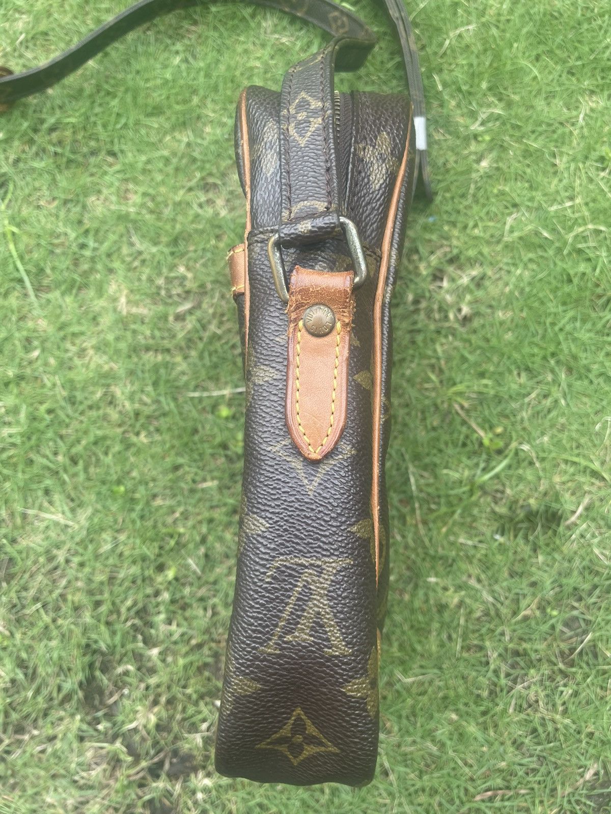 Louis Vuitton Authentic LOUIS VUITTON Danube Shoulder Bag Size ONE SIZE - 3 Thumbnail