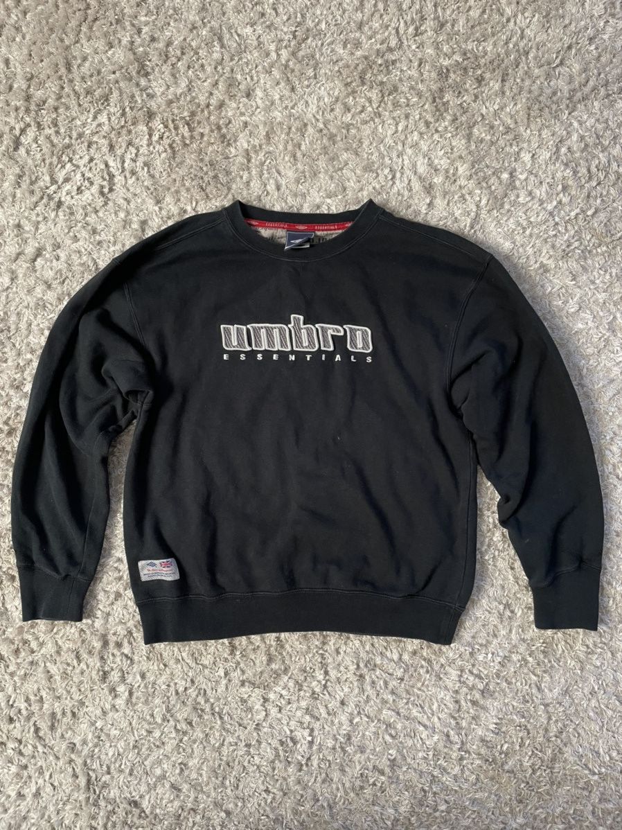 Umbro × Vintage Vintage Umbro Essential Crewneck US S / EU 44-46 Size US S / EU 44-46 / 1 - 1 Thumbnail