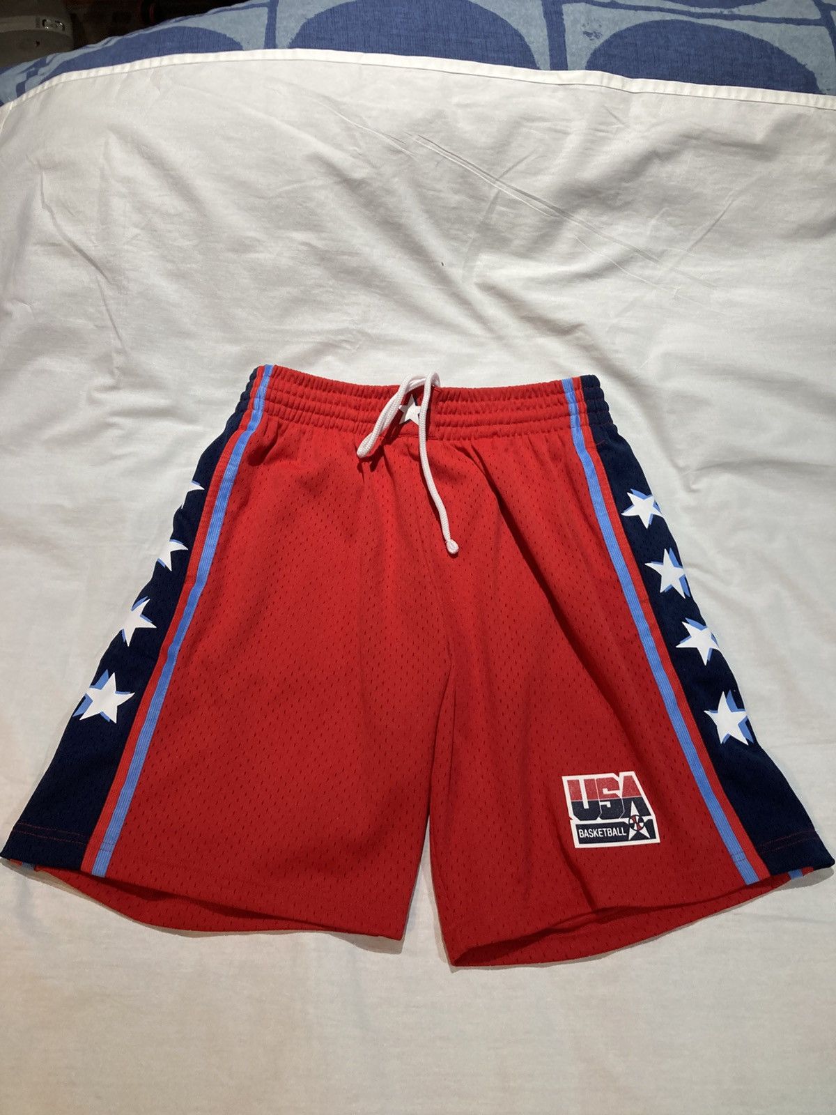 Mitchell & Ness Mitchell & Ness Team USA Basketball Shorts, size medium Size US 30 / EU 46 - 1 Thumbnail