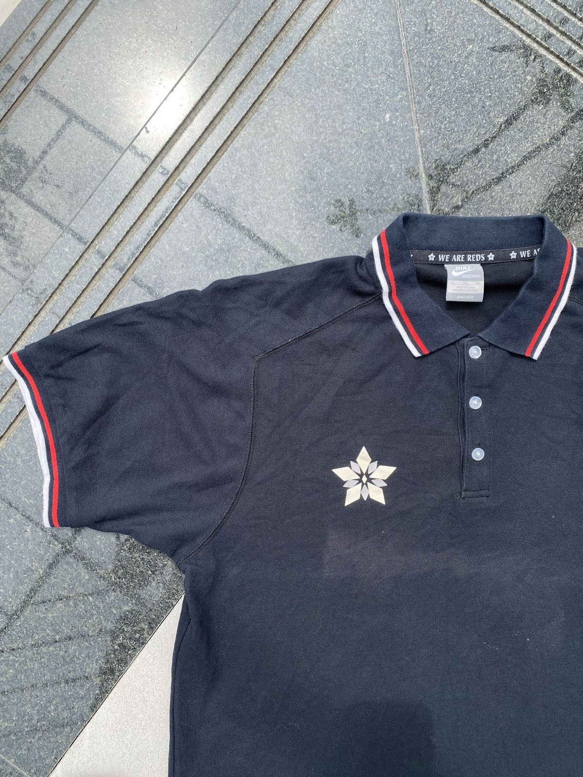 Nike × Vintage 90’s NIKE RARE WE ARE REDS MULTI LOGO Y2K RETRO POLO TEE Size US L / EU 52-54 / 3 - 3 Thumbnail