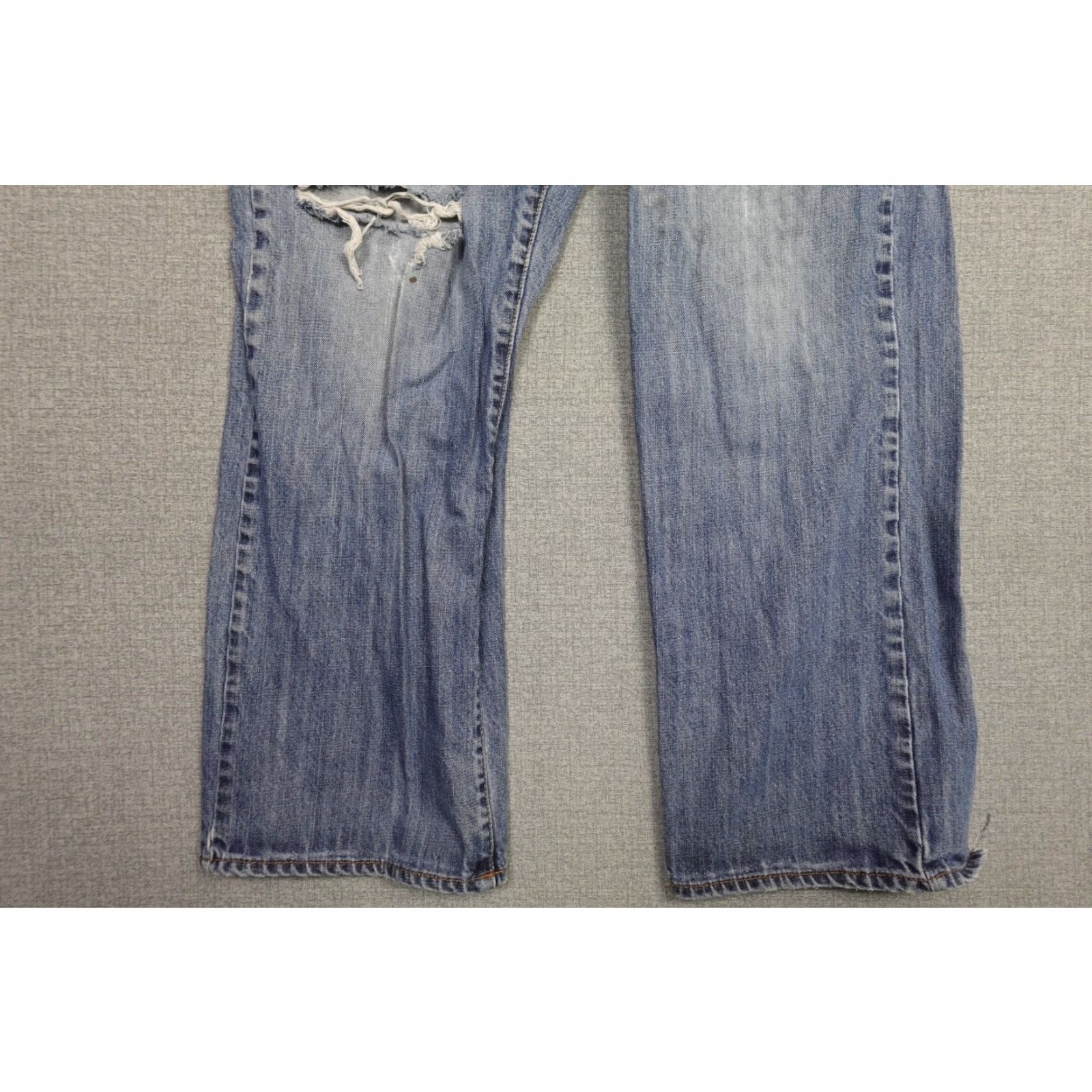 Lucky Brand Lucky Brand Jeans Mens 36x29 Blue Light Wash Denim Distressed Loose Fit Jeans Size US 36 / EU 52 - 4 Thumbnail