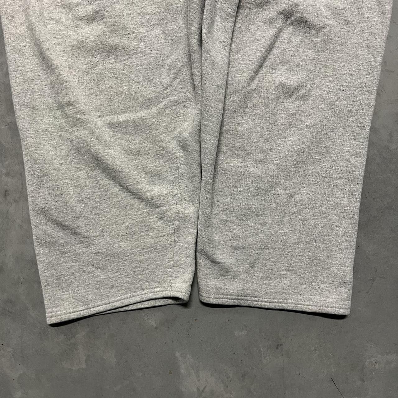Vintage Vintage Y2K/2000s Grey Blank Essential Sweatpants! Size US 36 / EU 52 - 3 Thumbnail