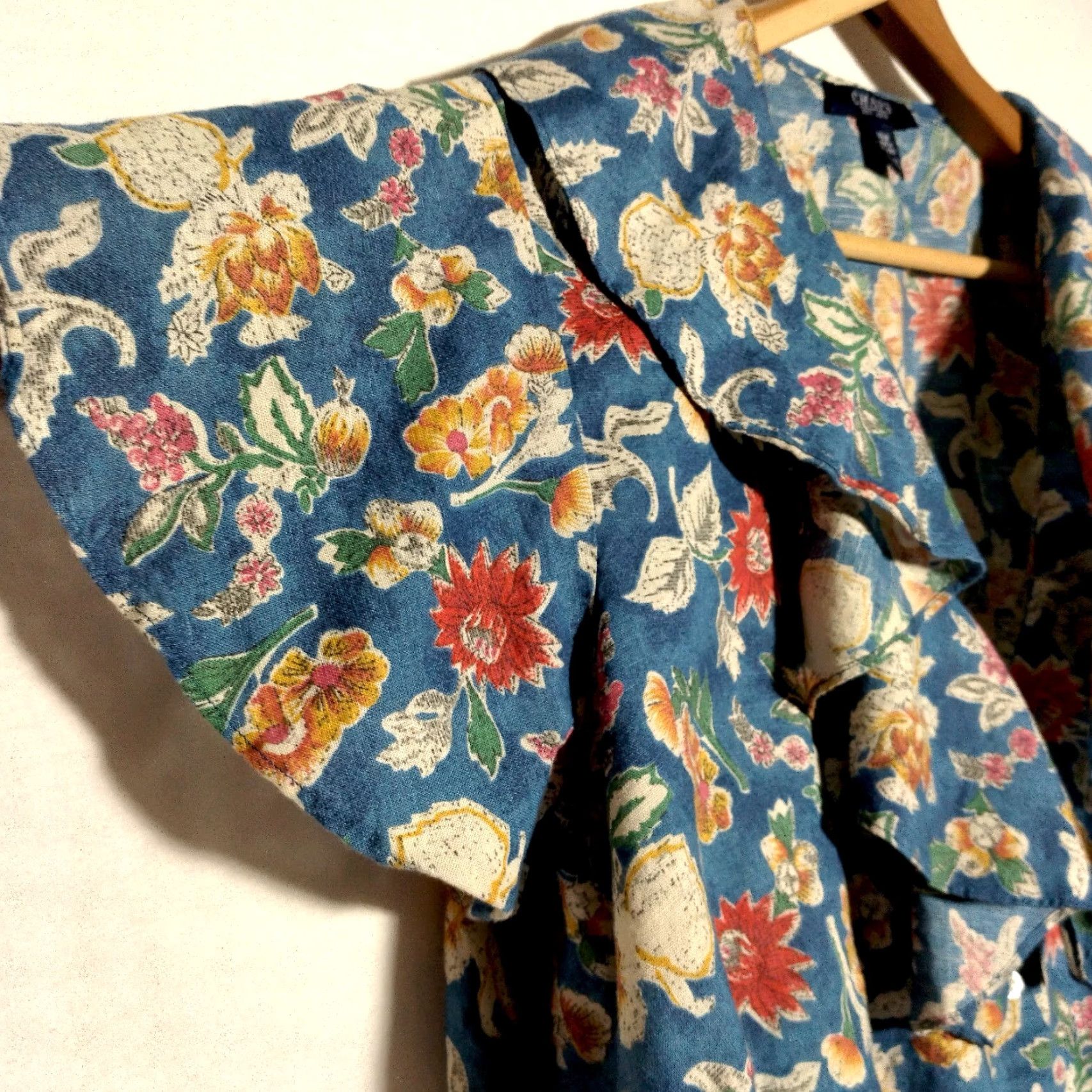 Chaps Chaps Blouse Women 16W Blue Floral Linen Blend Ruffled Button Flutter Sleeve Size XXL / US 16-18 / IT 52-54 - 4 Thumbnail