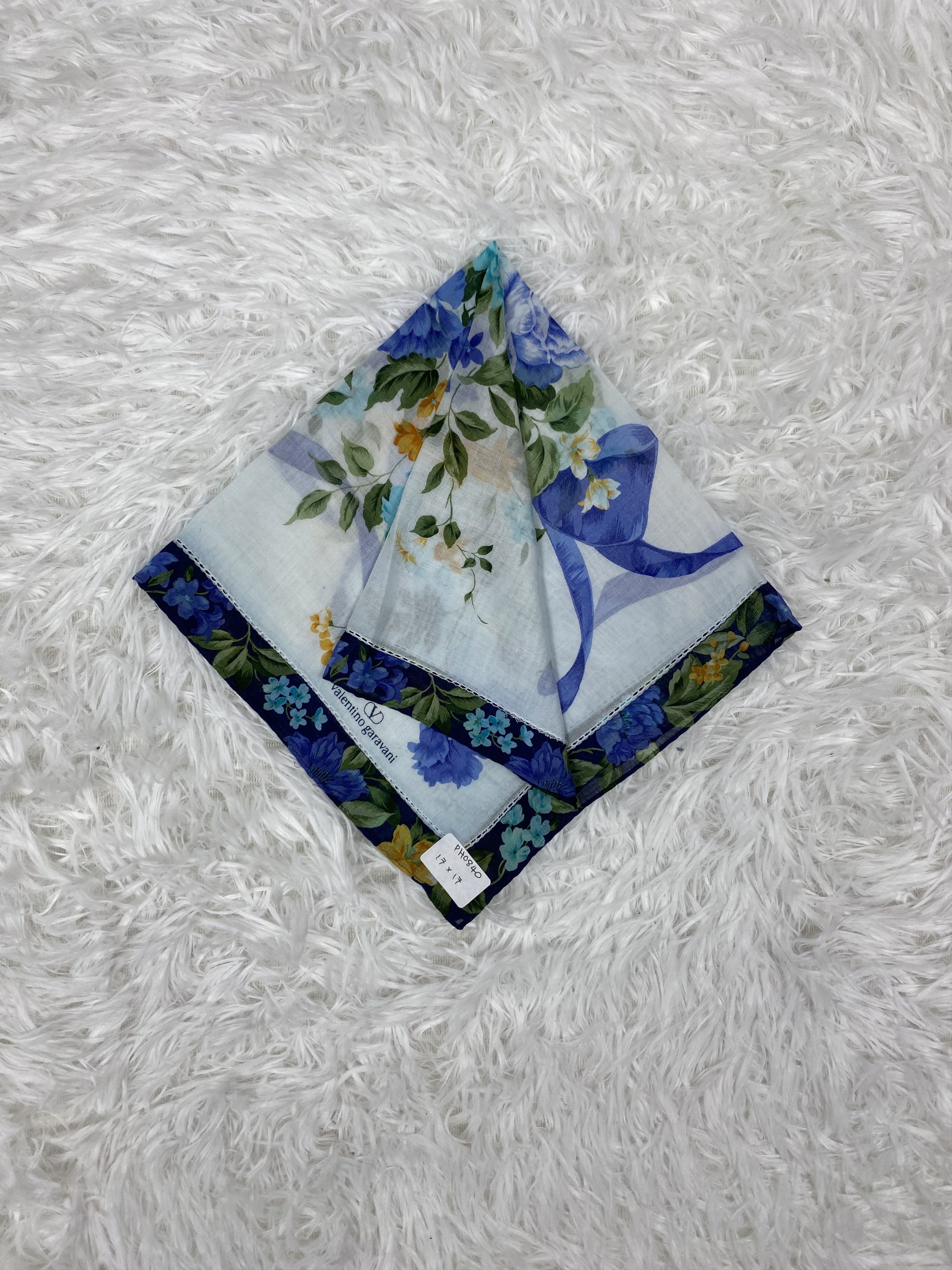 Valentino × Vintage Vintage Valentino Garavani Handkerchief Neckerchief PH0840 Size ONE SIZE - 1 Thumbnail
