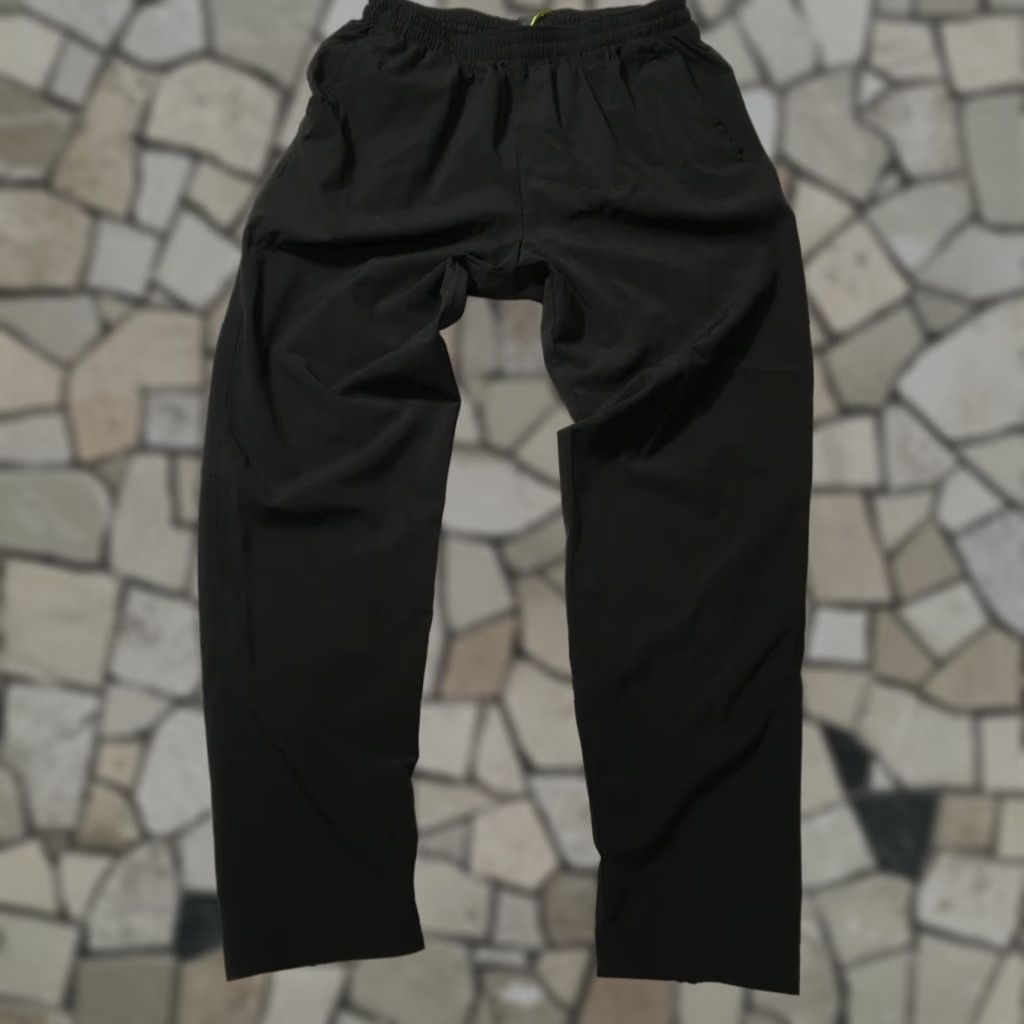 Champion Champion Joggers Black Mens L Drawstring Pockets Stretch Pants Activewear Gym & Training Size US 33 - 1 Thumbnail