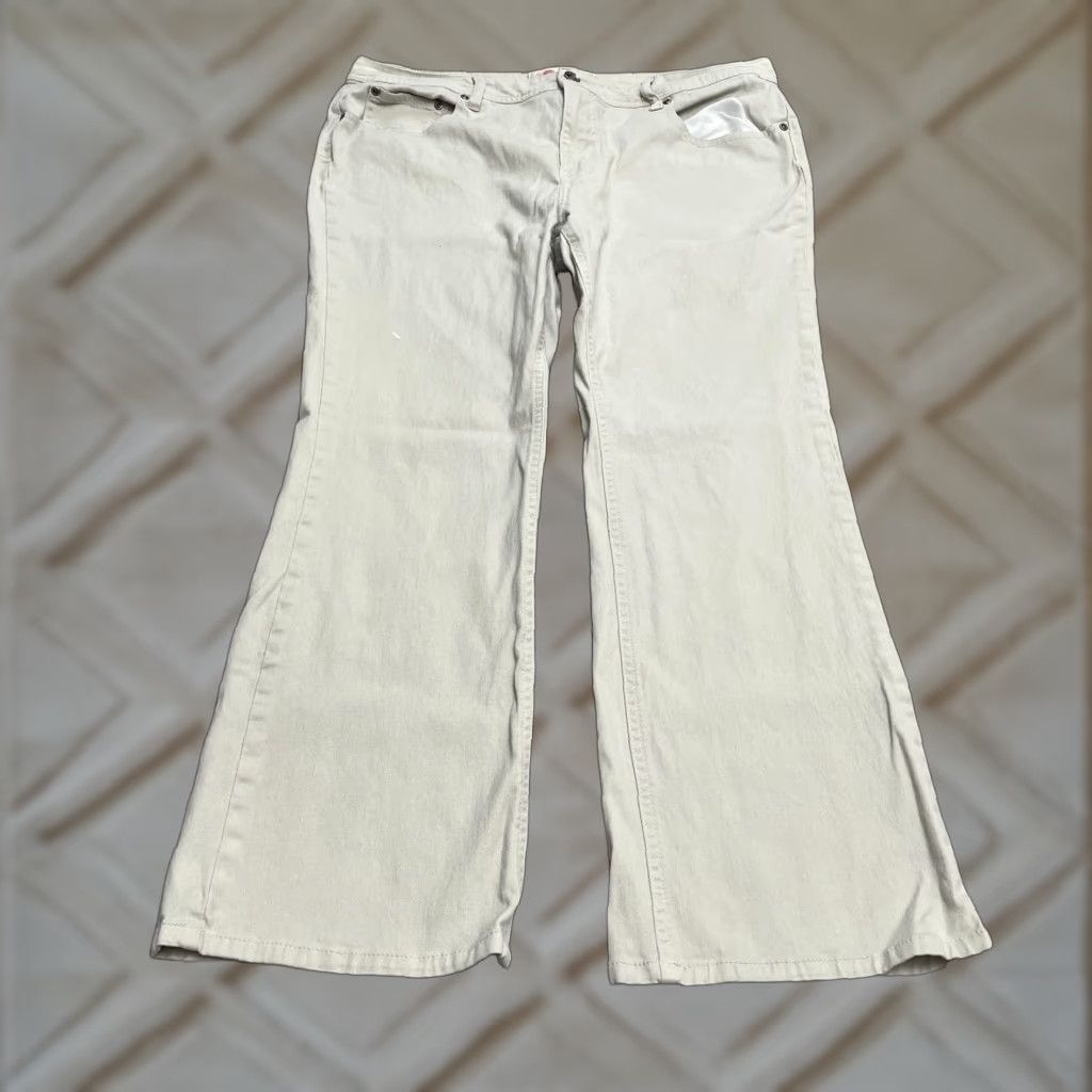 Faded Glory Faded Glory Jeans Womens Bootcut Denim 18 Petite Beige Mid Rise 38x27.5 City USA 5-Pocket Stretch Body Fit Womens Size 24" / US 00 / IT 34 - 1 Thumbnail