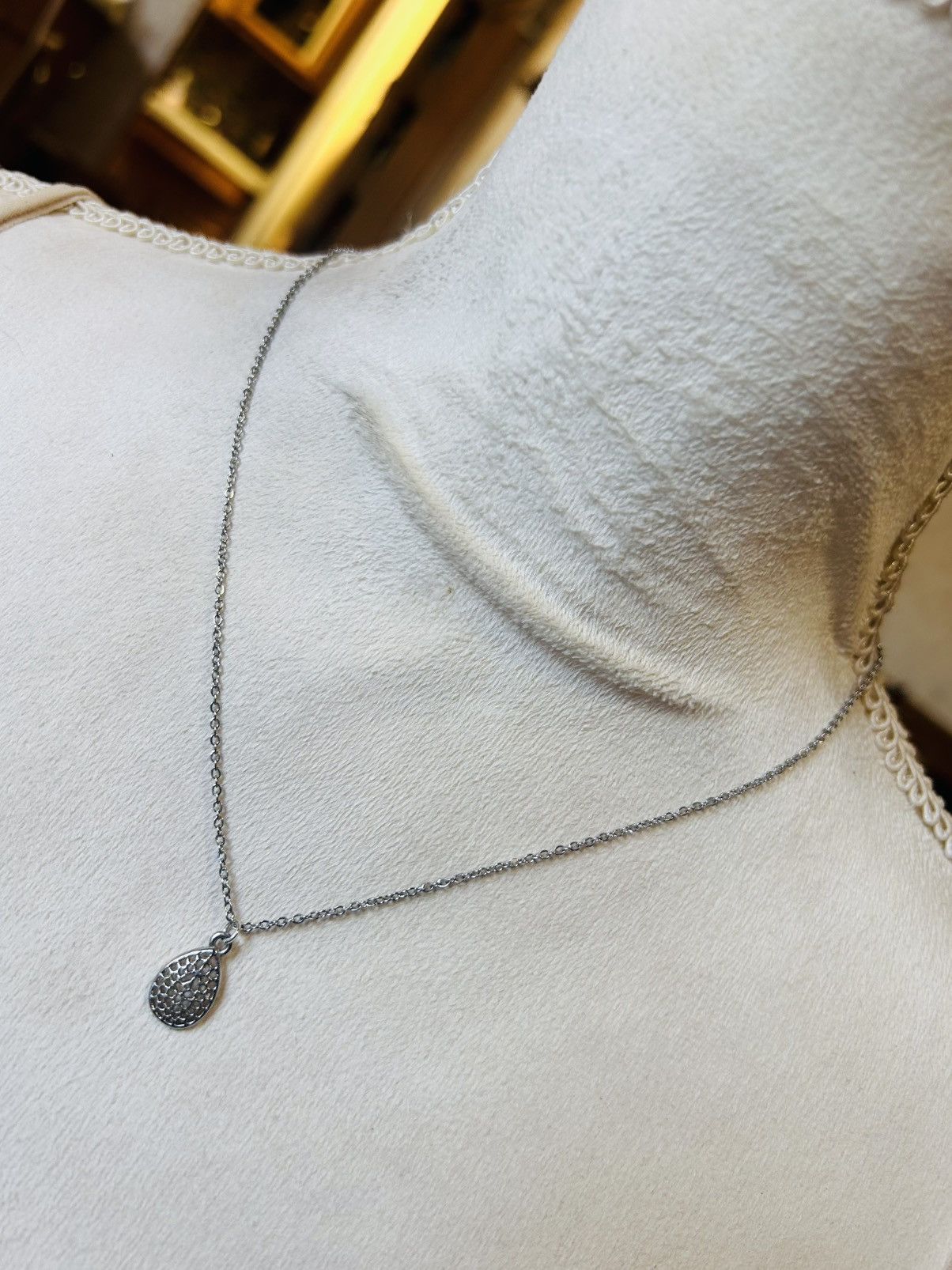 Handmade Handcrafted vintage filigree raindrop pendant necklace Size ONE SIZE - 1 Thumbnail