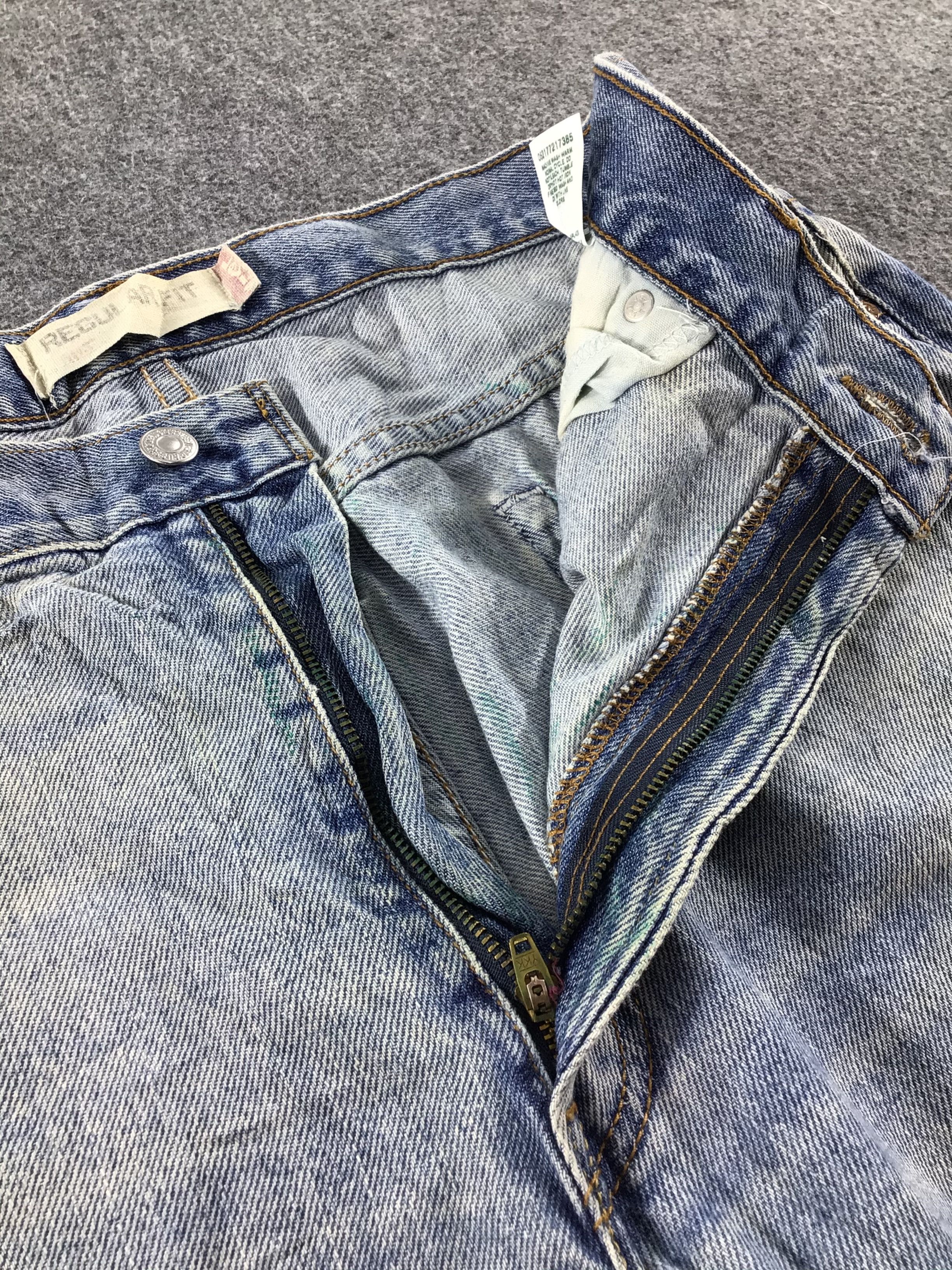 Levi's Vintage Levis 505 Jeans Light Wash -J474 Size US 35 - 7 Thumbnail