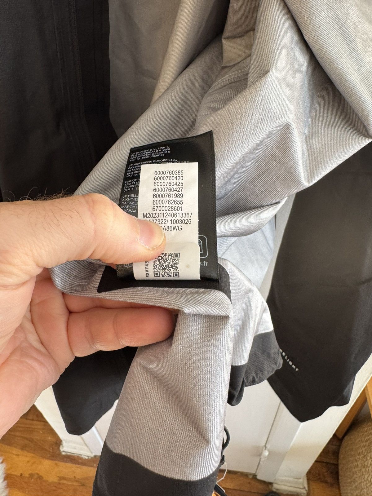 The North Face North Face Summit Superior Futurelight GoreTex Jacket Men XL Size US XL / EU 56 / 4 - 9 Thumbnail