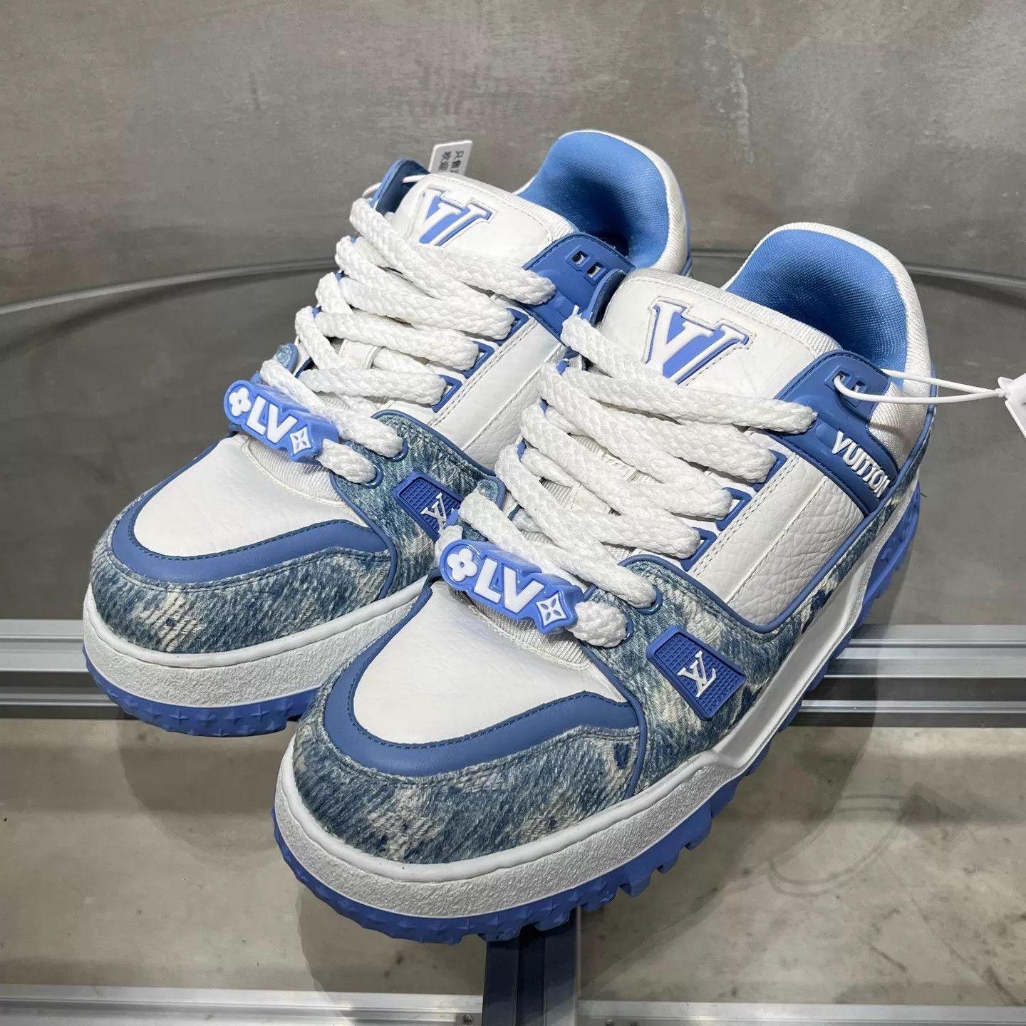 Louis Vuitton LV Trainer White Blue Denim Pudgy UK8 42 Size US 9 / EU 42 - 2 Thumbnail