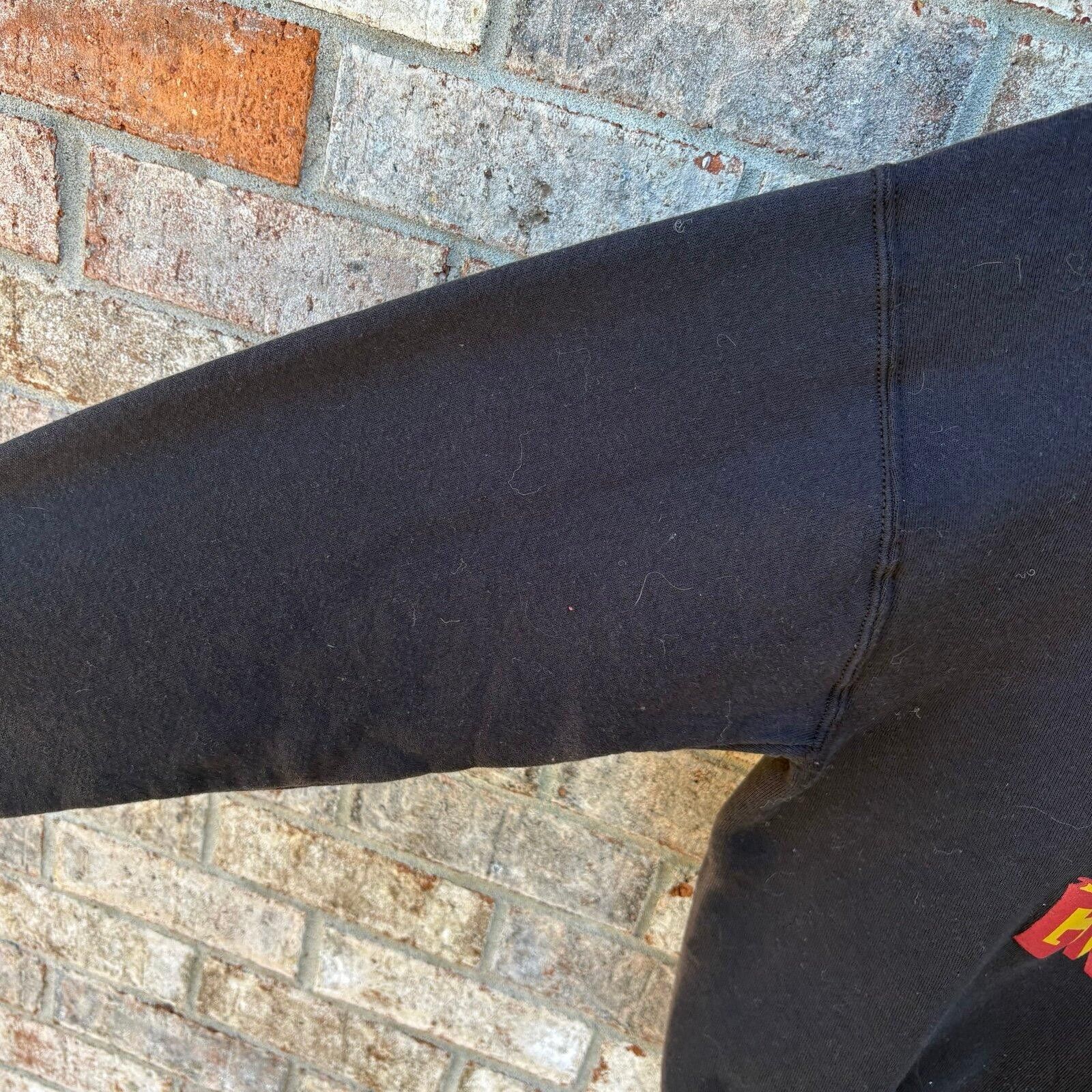 Fruit Of The Loom Vintage 80s Military “Guns of Glory” Sweatshirt Size US L / EU 52-54 / 3 - 7 Thumbnail
