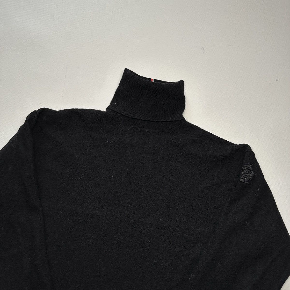 Moncler Moncler Turtleneck Sweater Drawstring Patch Size S Size S / US 4 / IT 40 - 2 Thumbnail