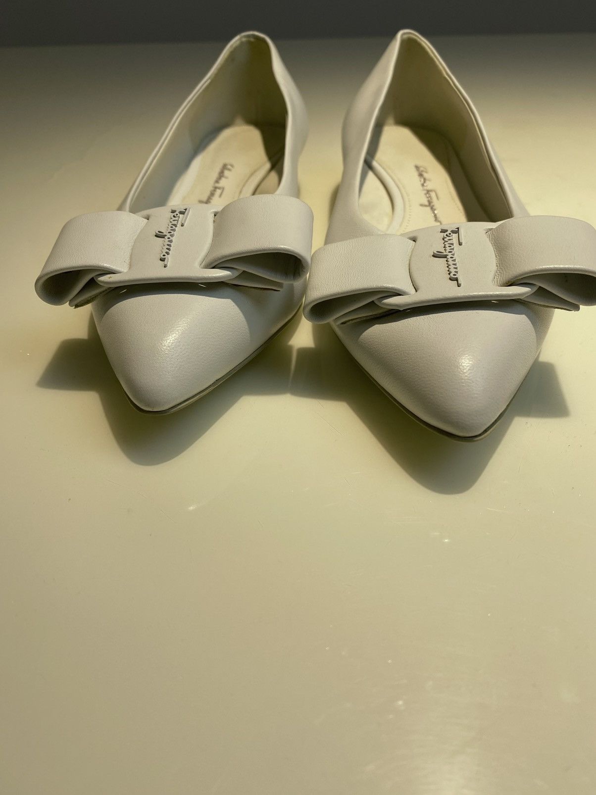 Salvatore Ferragamo Salvatore Ferragamo Viva White Leather Flat Shoes Size5 Size US 5 / IT 35 - 4 Thumbnail