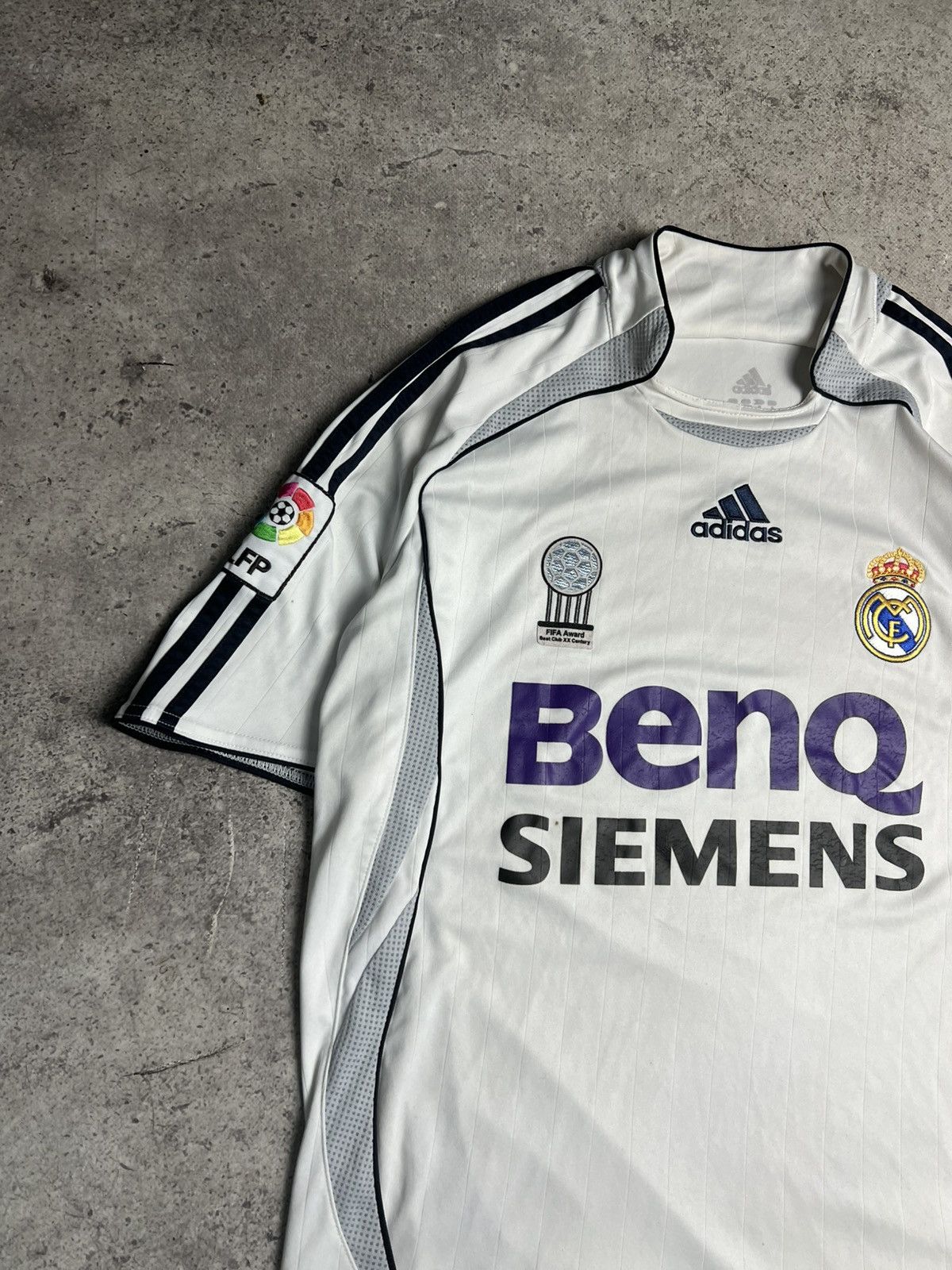 Adidas ADIDAS REAL MADRID JERSEY 2006-2007 Size US M / EU 48-50 / 2 - 3 Thumbnail