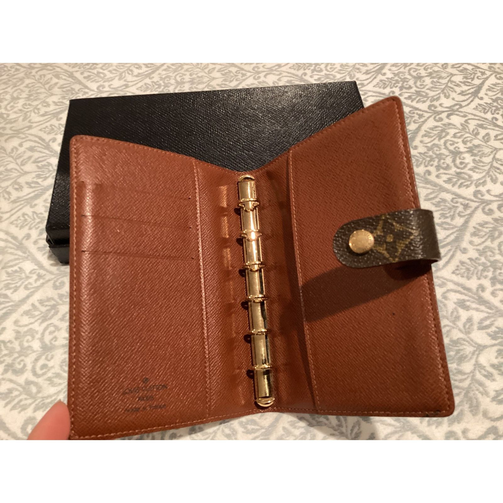 Louis Vuitton Authentic Louis Vuitton Monogram Agenda Size ONE SIZE - 3 Thumbnail