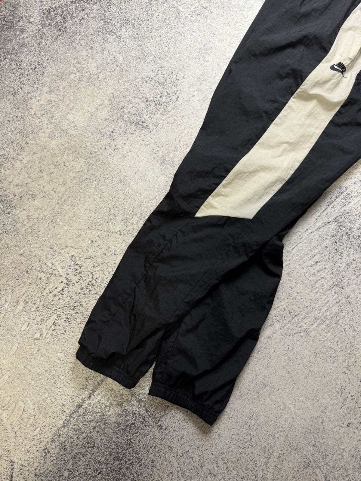 Nike Vintage Nike Nylon Drill Pants Y2K Black Size US 34 / EU 50 - 19 Thumbnail