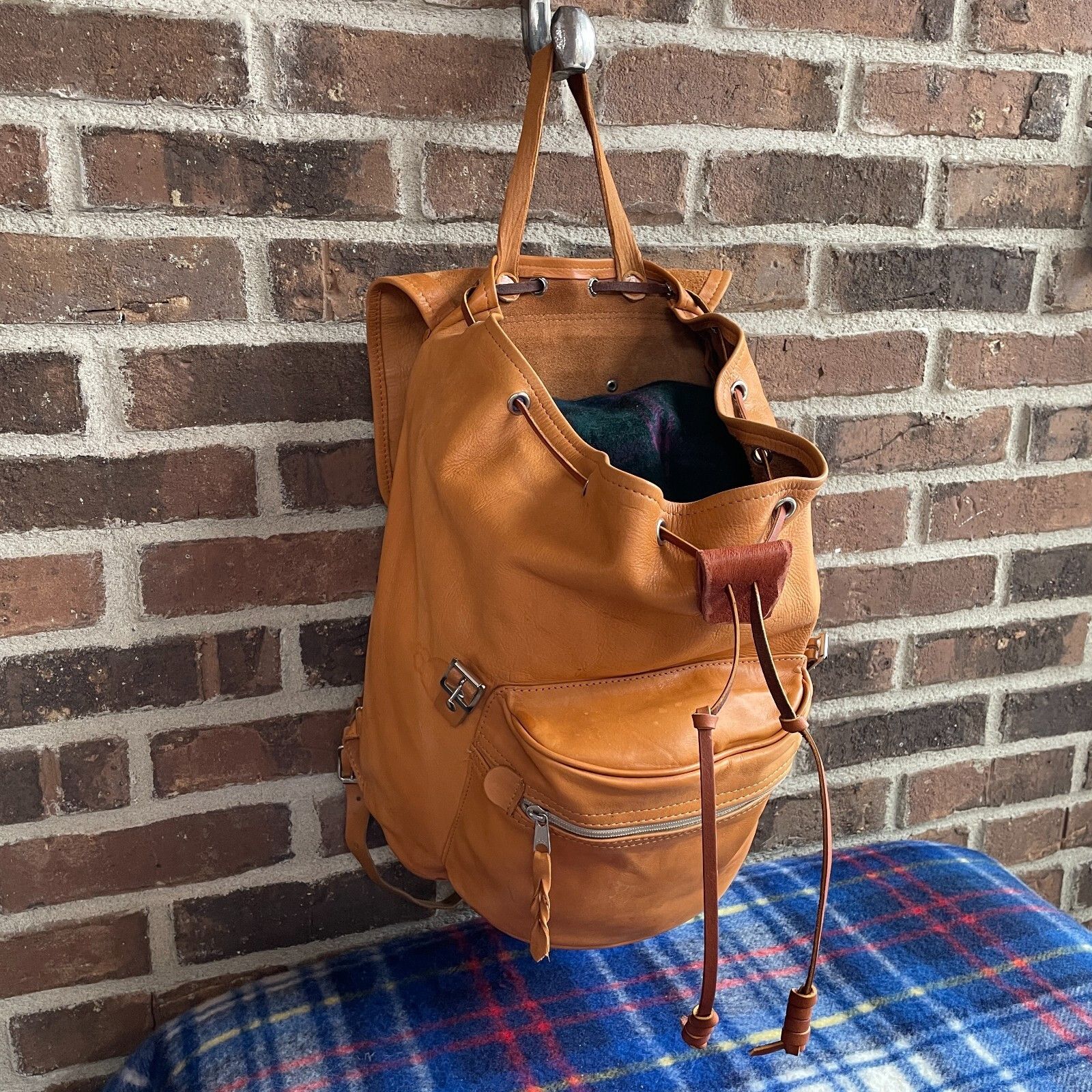 Other RARE 1970s REINDEER HIDE LEATHER BACKPACK RUCKSACK R$1398 Size ONE SIZE - 1 Thumbnail