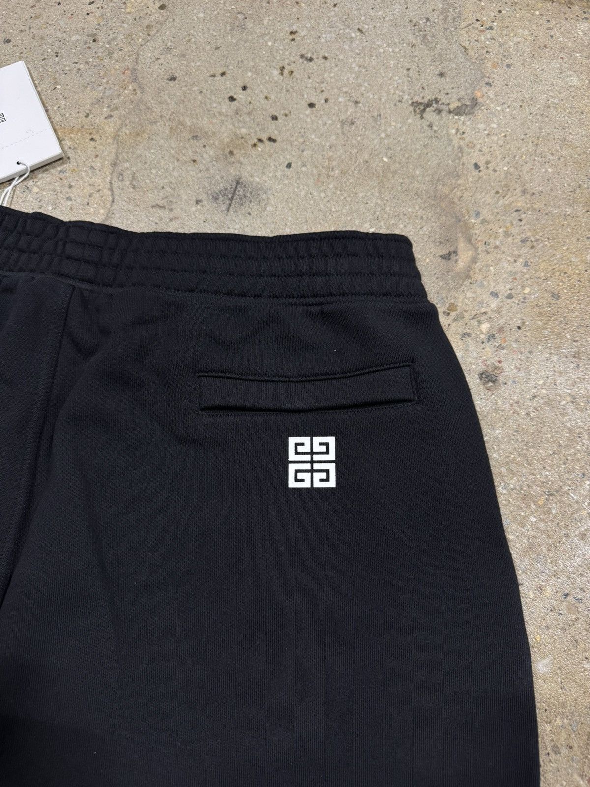 Givenchy Givenchy Logo Printed Sweatshorts NEW 900$ Size US 38 / EU 54 - 3 Thumbnail