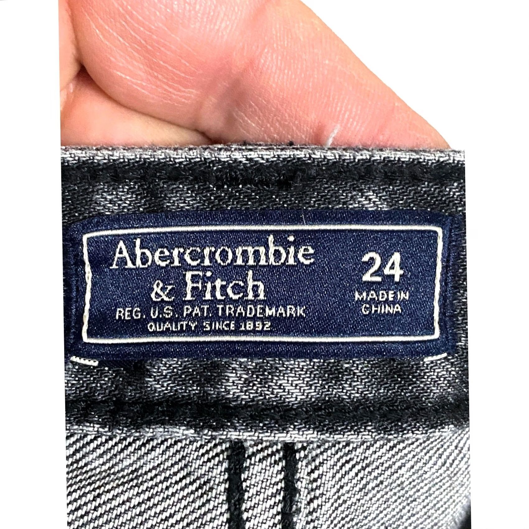 Abercrombie & Fitch Abercrombie & Fitch Denim Skirt Mini 24 Black Floral Grunge Gothic Whimsigoth Y2K Women's Size 24 Skirt Casual Travel Party/Cocktail Mens? Size 42" / US 20 - 7 Thumbnail
