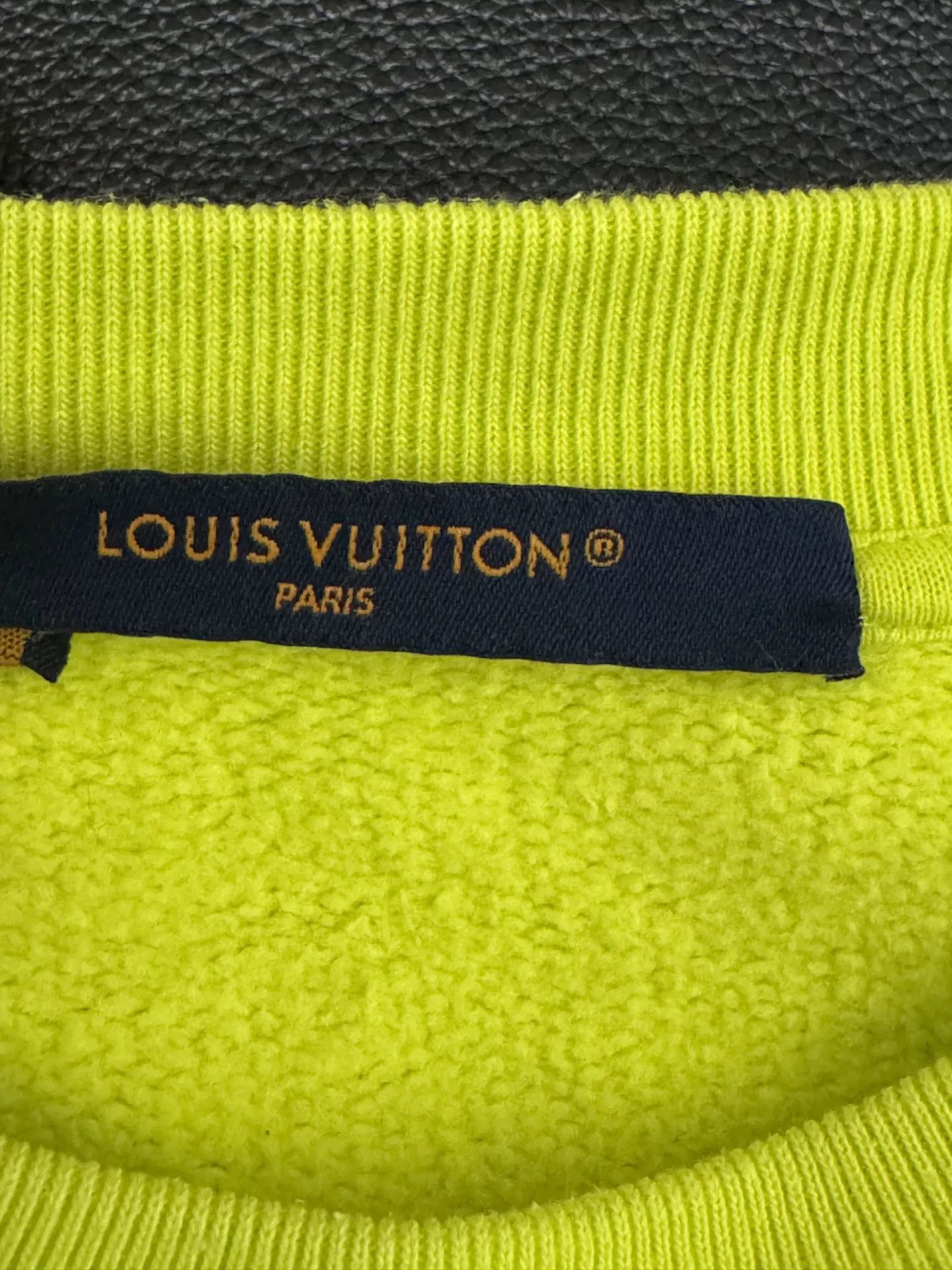 Louis Vuitton louis vuitton graphic sweatshirt in yellow green Size US M / EU 48-50 / 2 - 4 Thumbnail