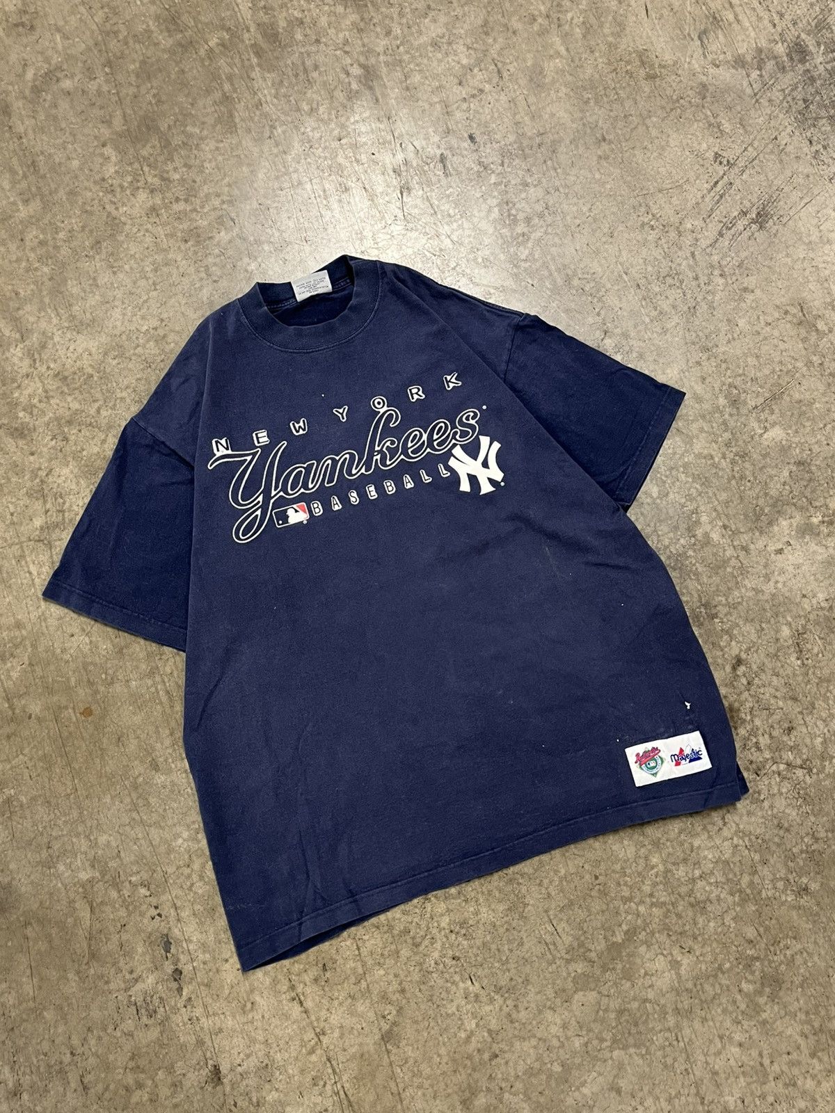 Vintage NY Yankees vintage boxy fit tee shirt rare 90s hype sports Size US XL / EU 56 / 4 - 1 Thumbnail