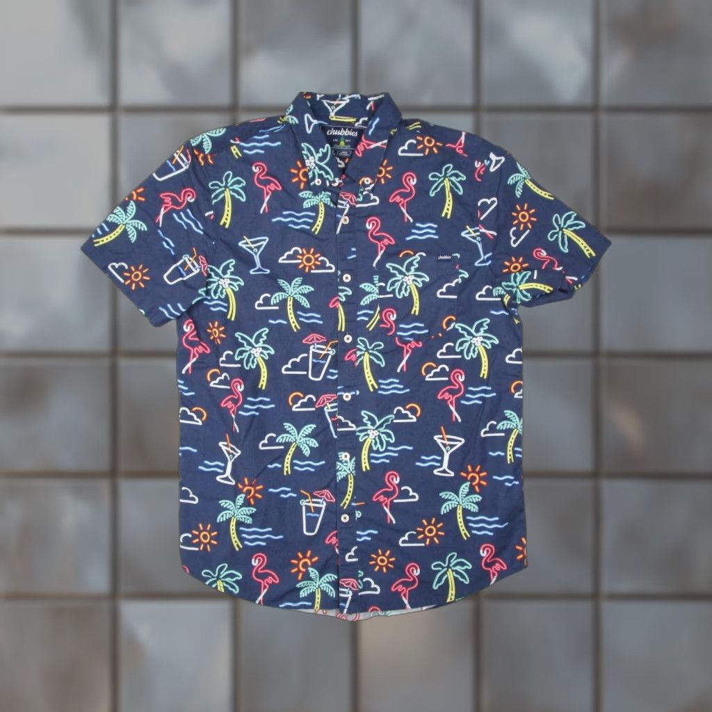 Chubbies CHUBBIES Men's Large Blue Hawaiian Button-Up Shirt Short Sleeve AOP Palms Flamingos 90s Tropical Size US L / EU 52-54 / 3 - 1 Thumbnail