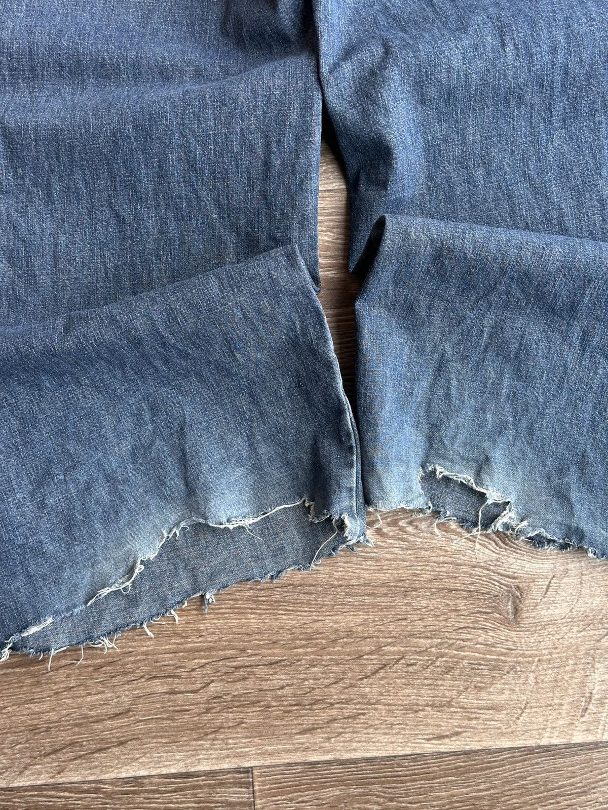 Bdg 🔥 BDG Rare Distressed Wide Baggy Denim Jeans Pants Y2K Blue Size US 34 / EU 50 - 3 Thumbnail