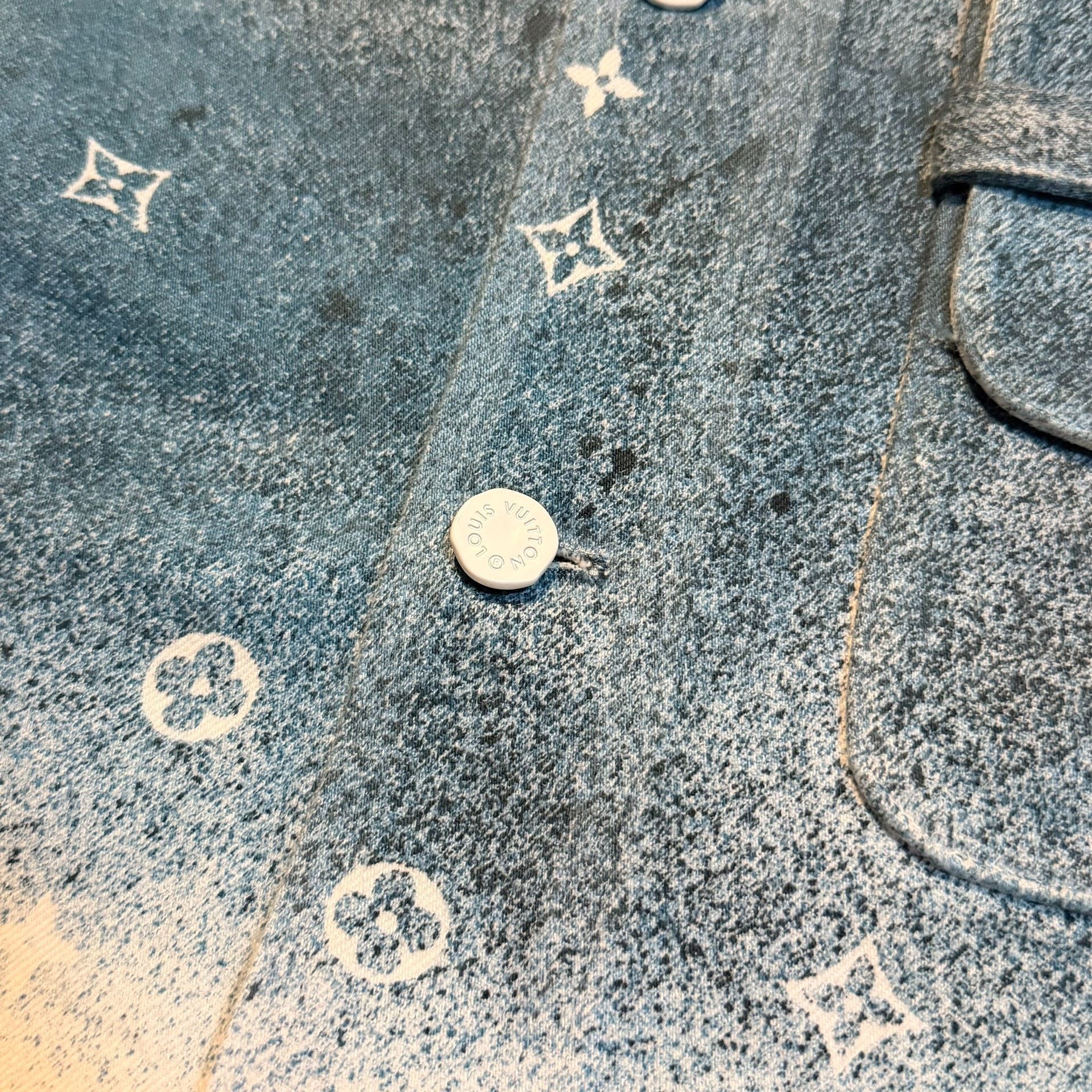 Louis Vuitton Louis Vuitton Monogram Gradient Denim Jacket Size US M / EU 48-50 / 2 - 9 Thumbnail